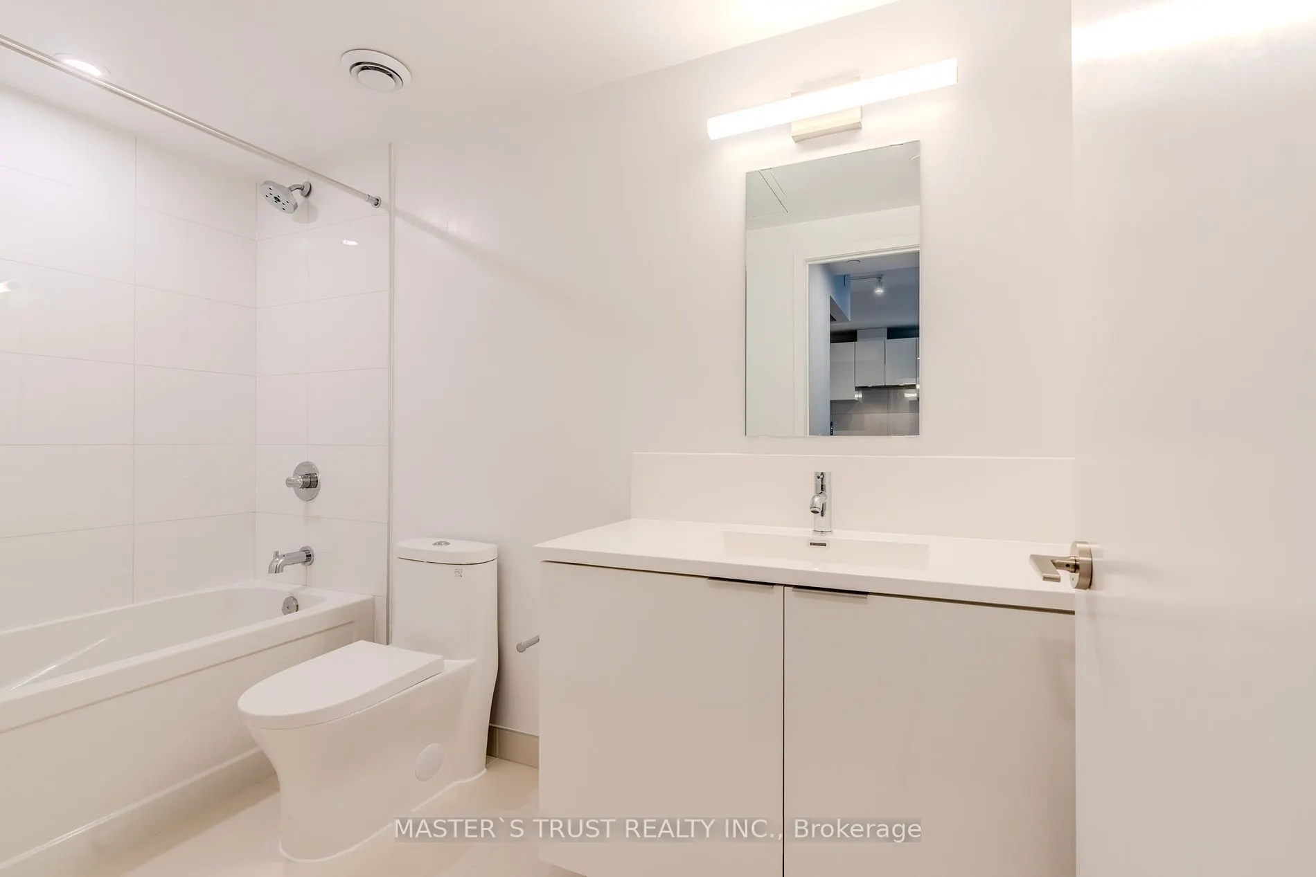 230 Simcoe Street S #1916