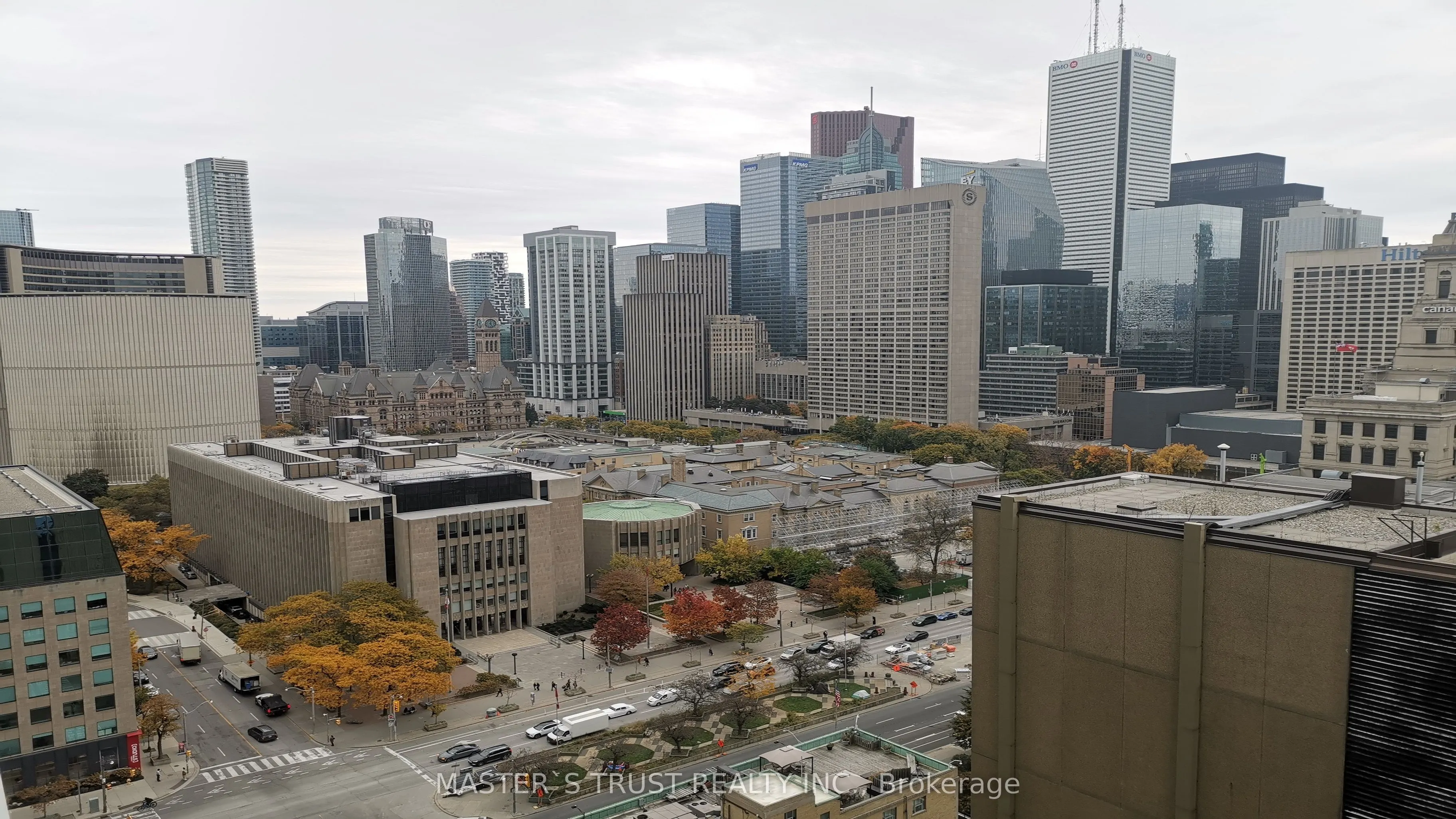 230 Simcoe Street S #1916