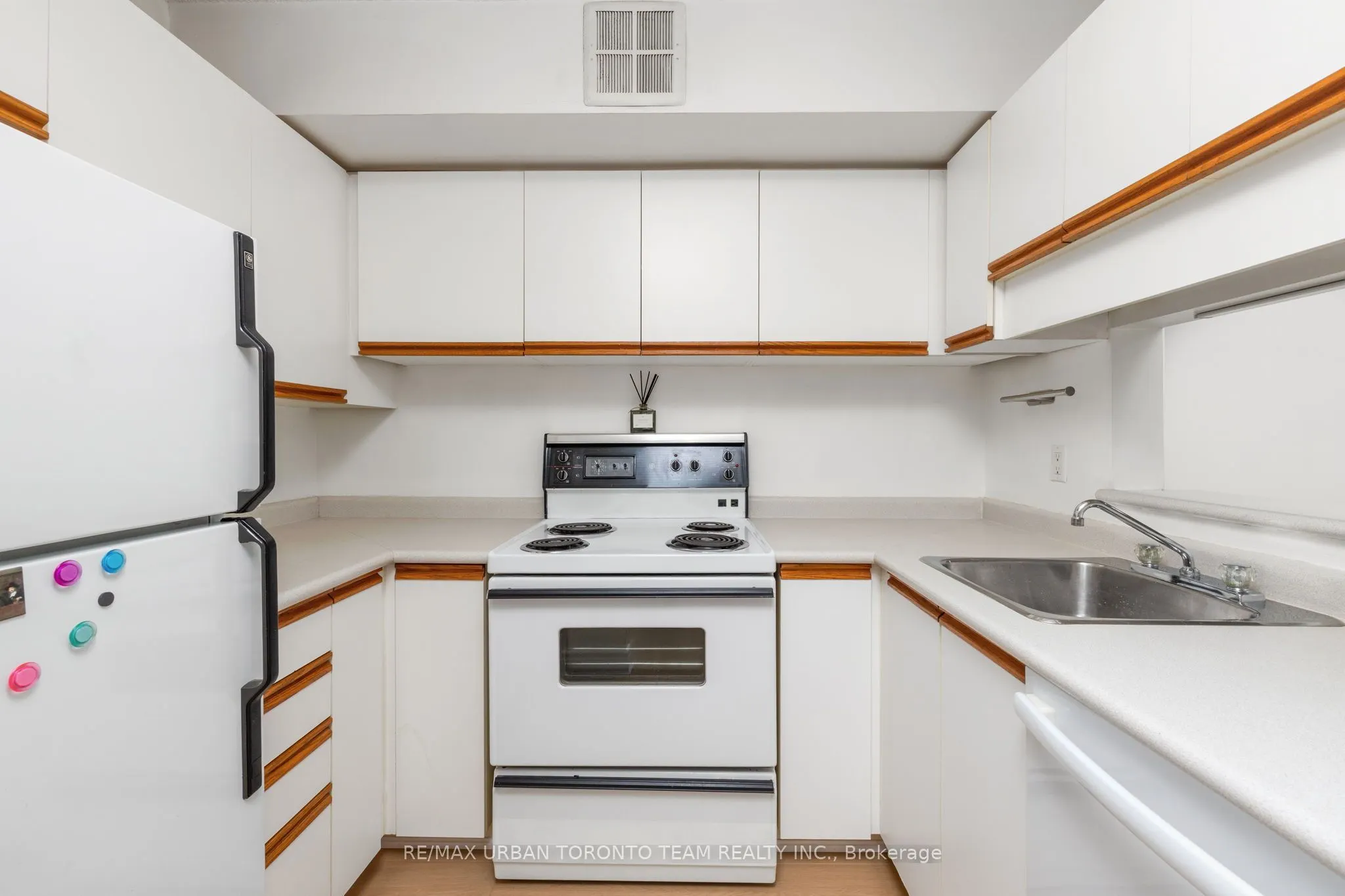 92 King Street E #418