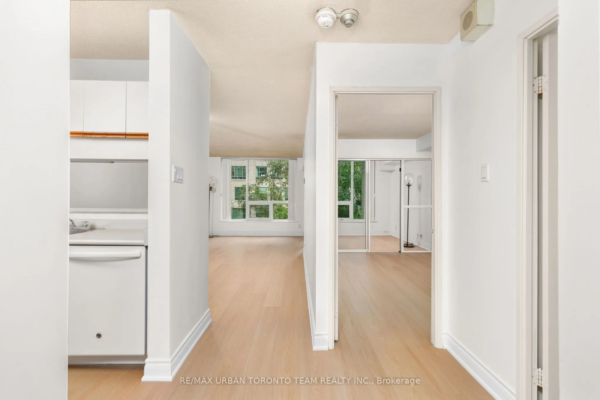 92 King Street E #418