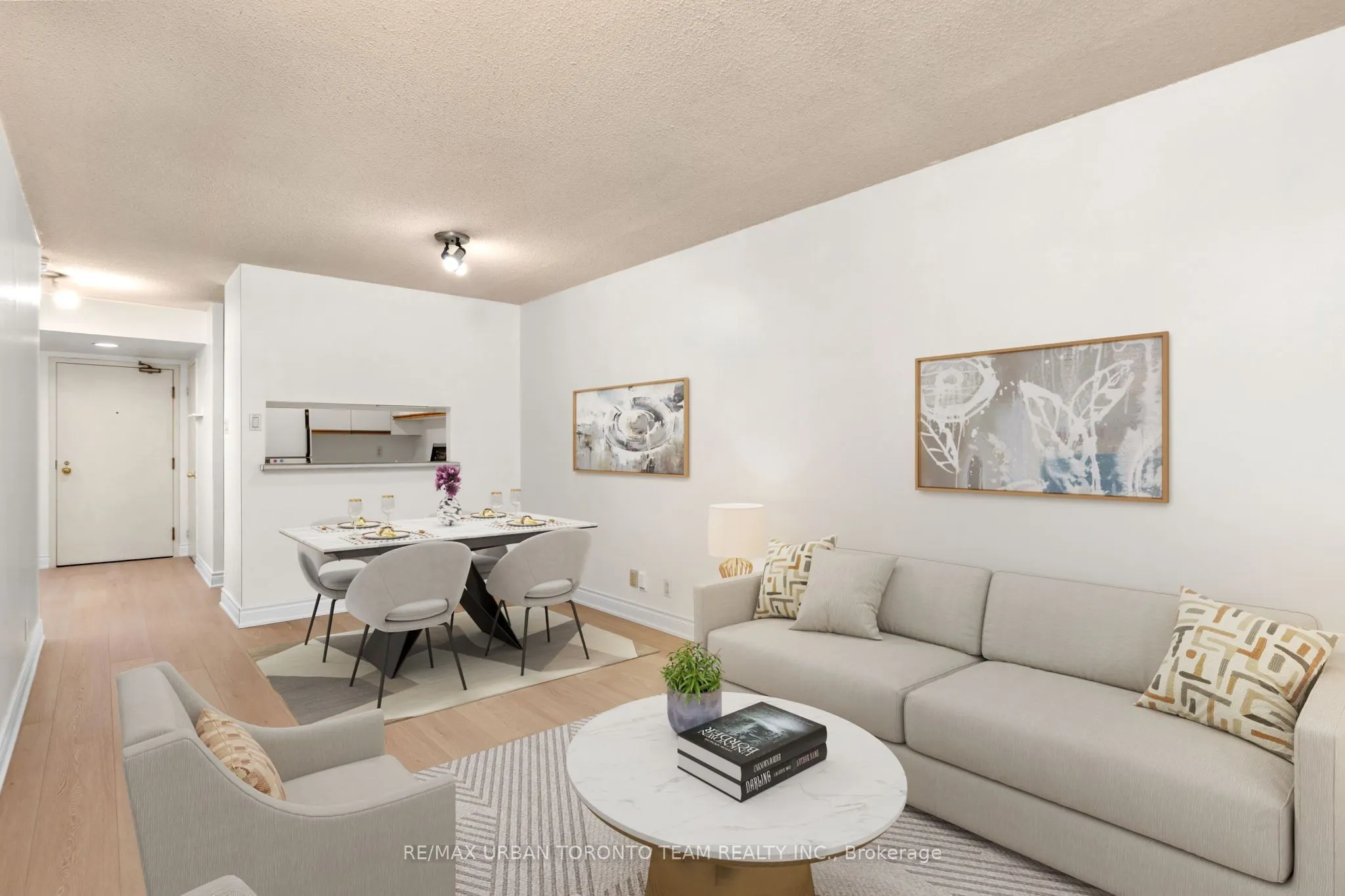 92 King Street E #418