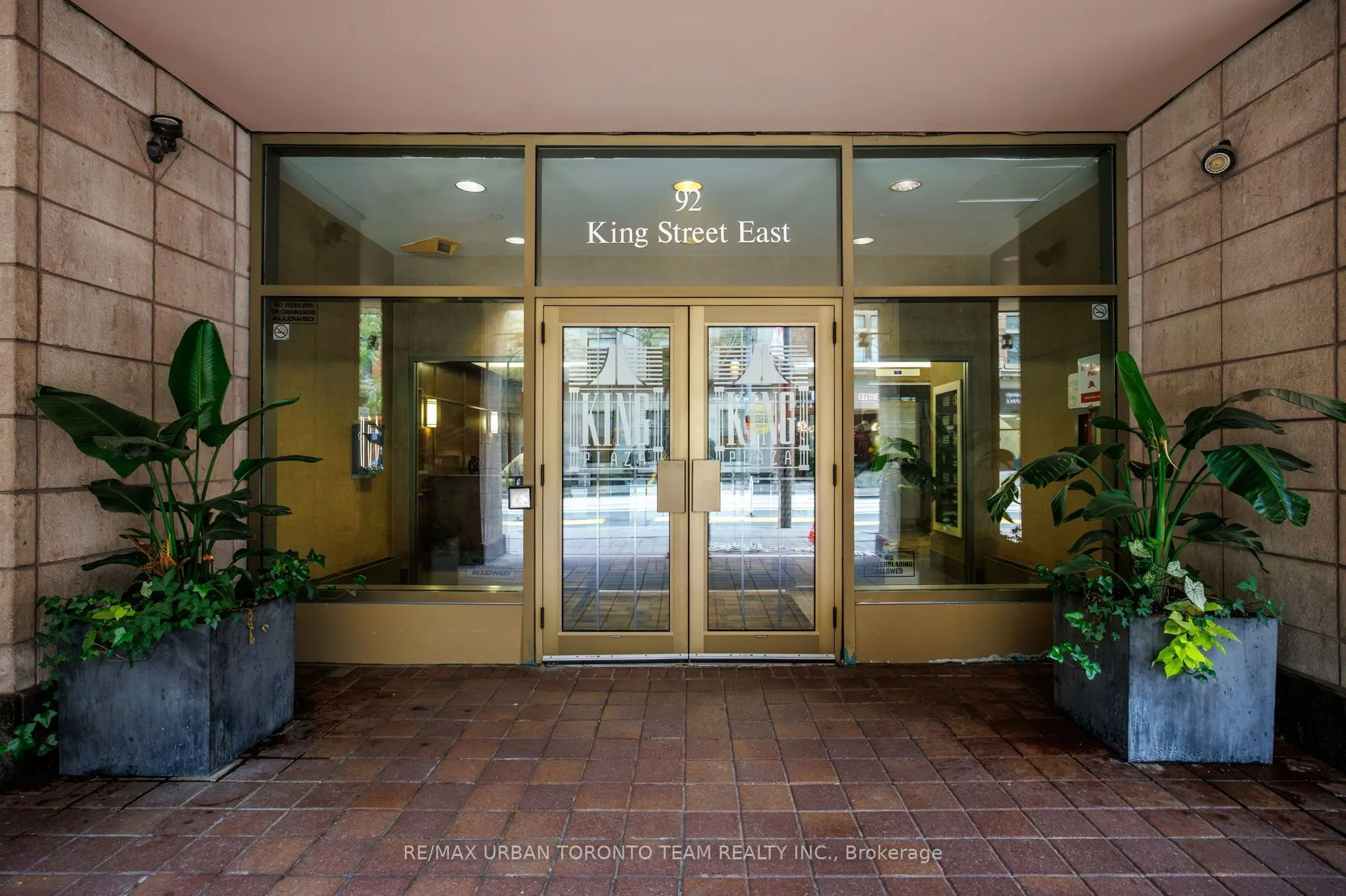 92 King Street E #418