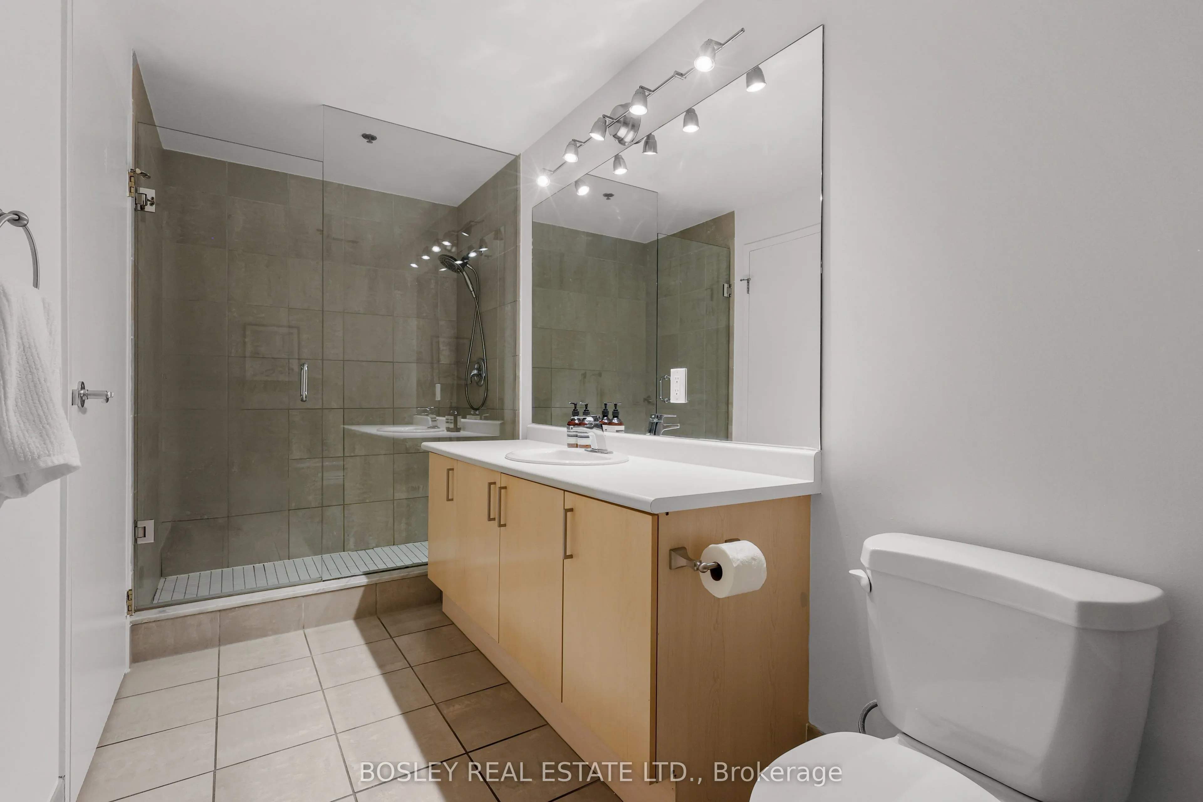 993 Queen Street W #105