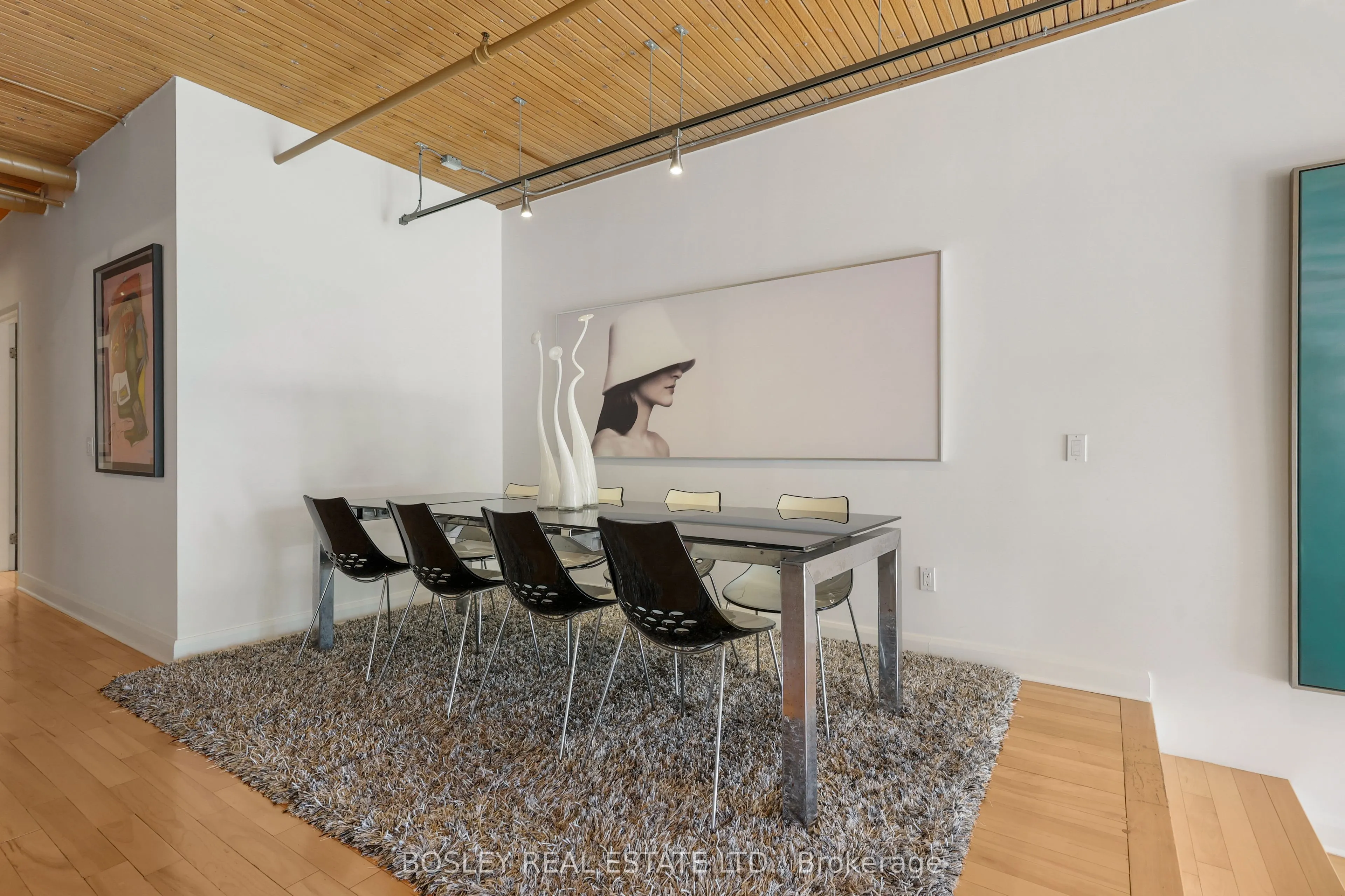 993 Queen Street W #105