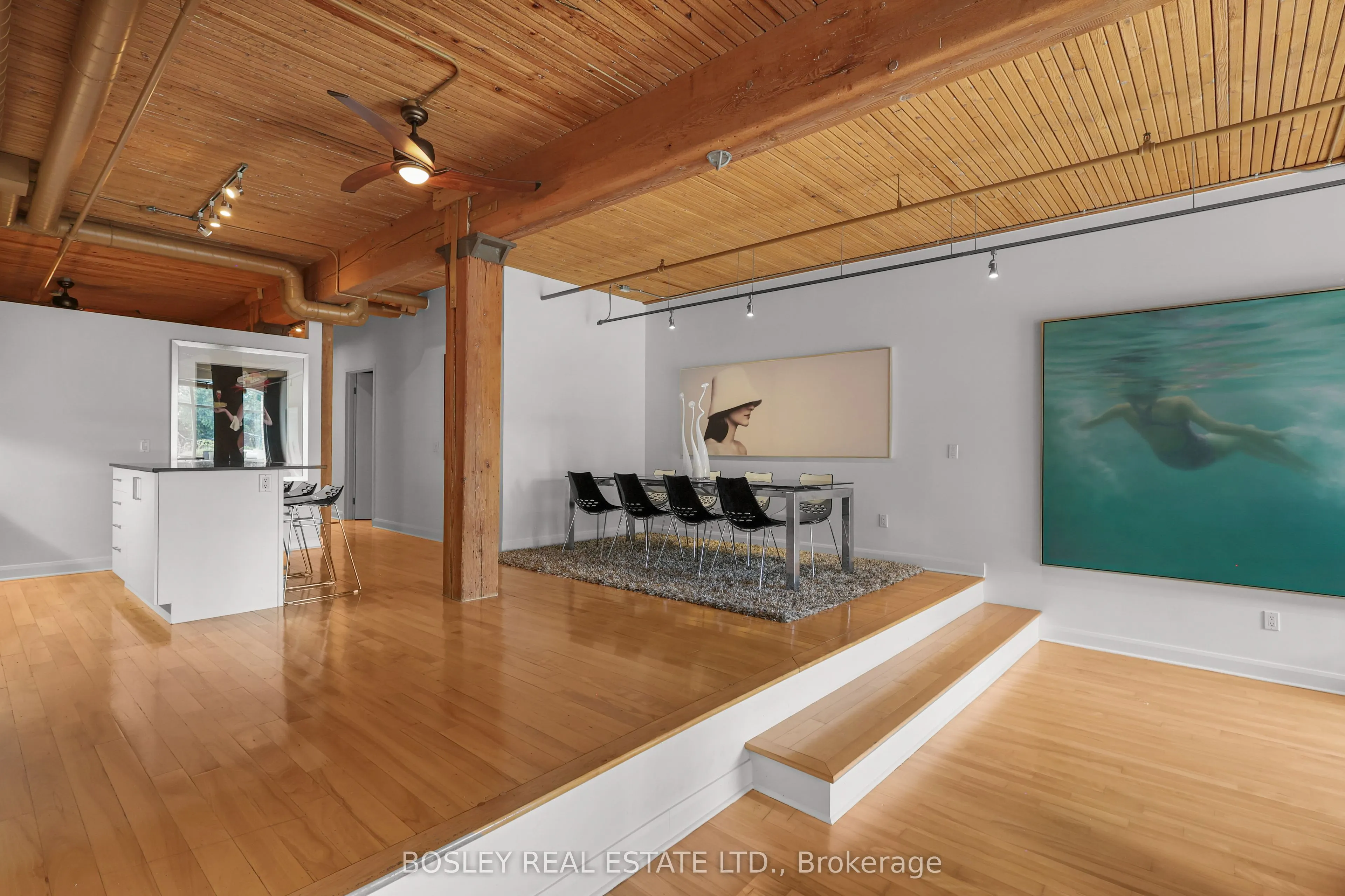 993 Queen Street W #105