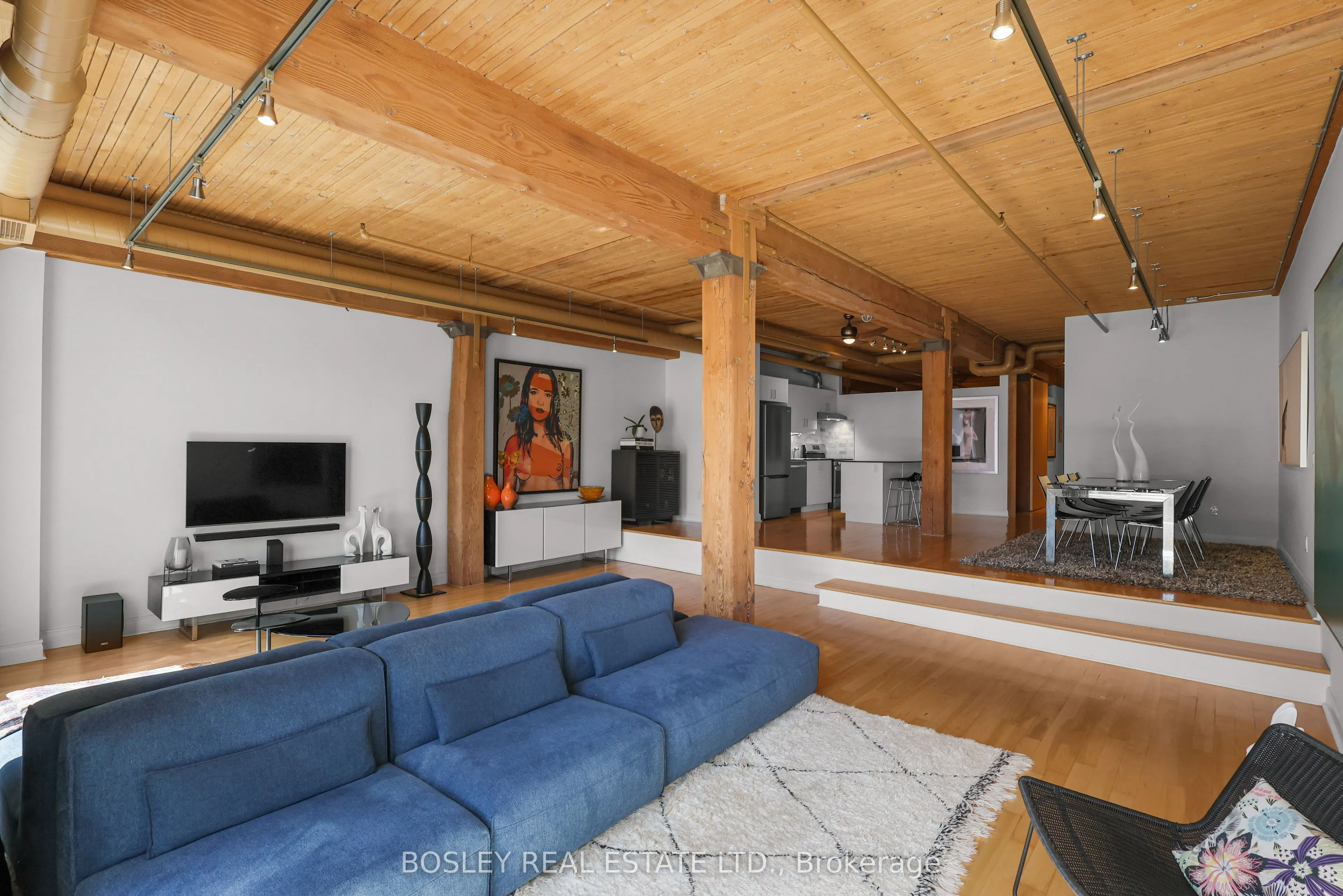 993 Queen Street W #105