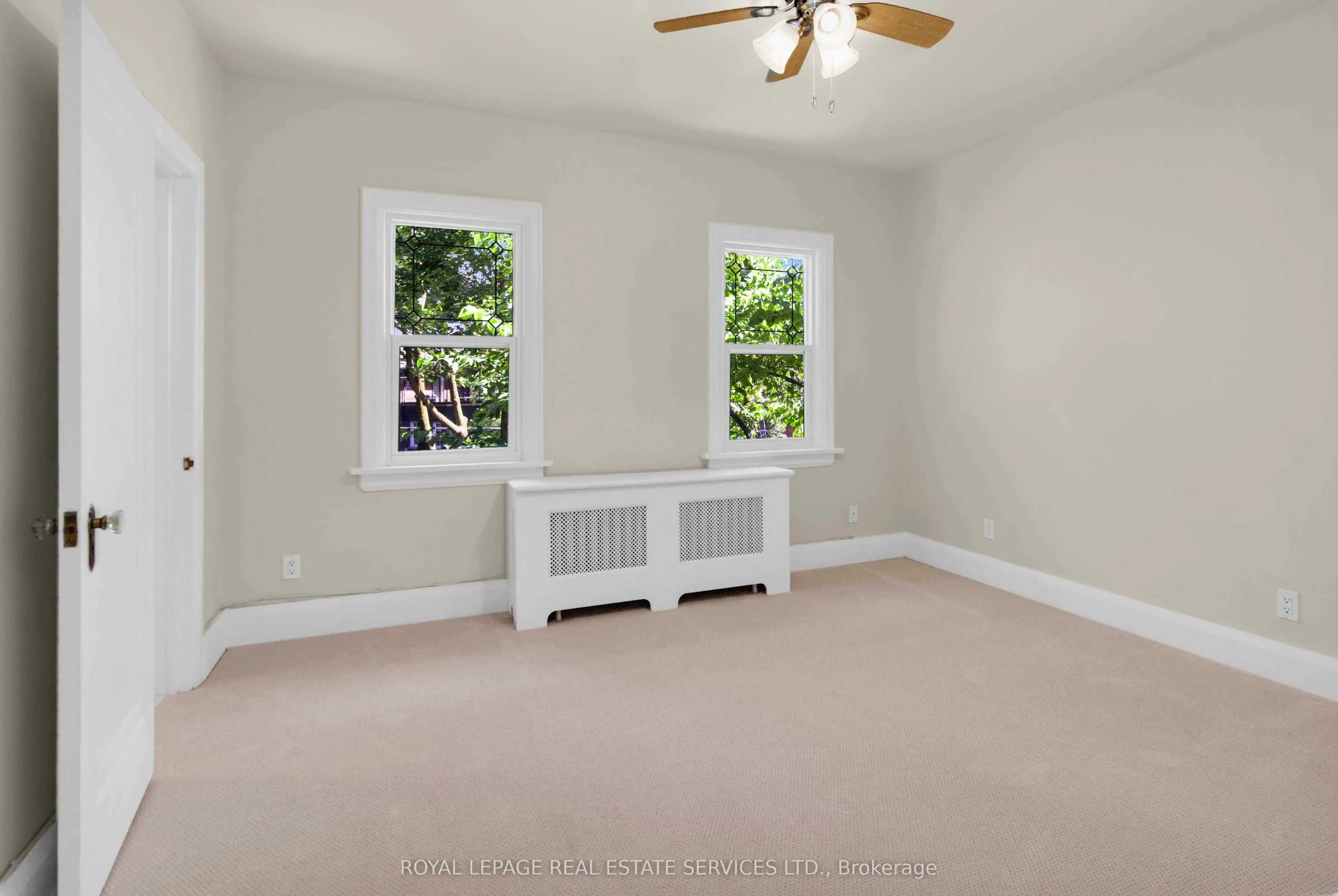 113 Chaplin Crescent #2nd Floor
