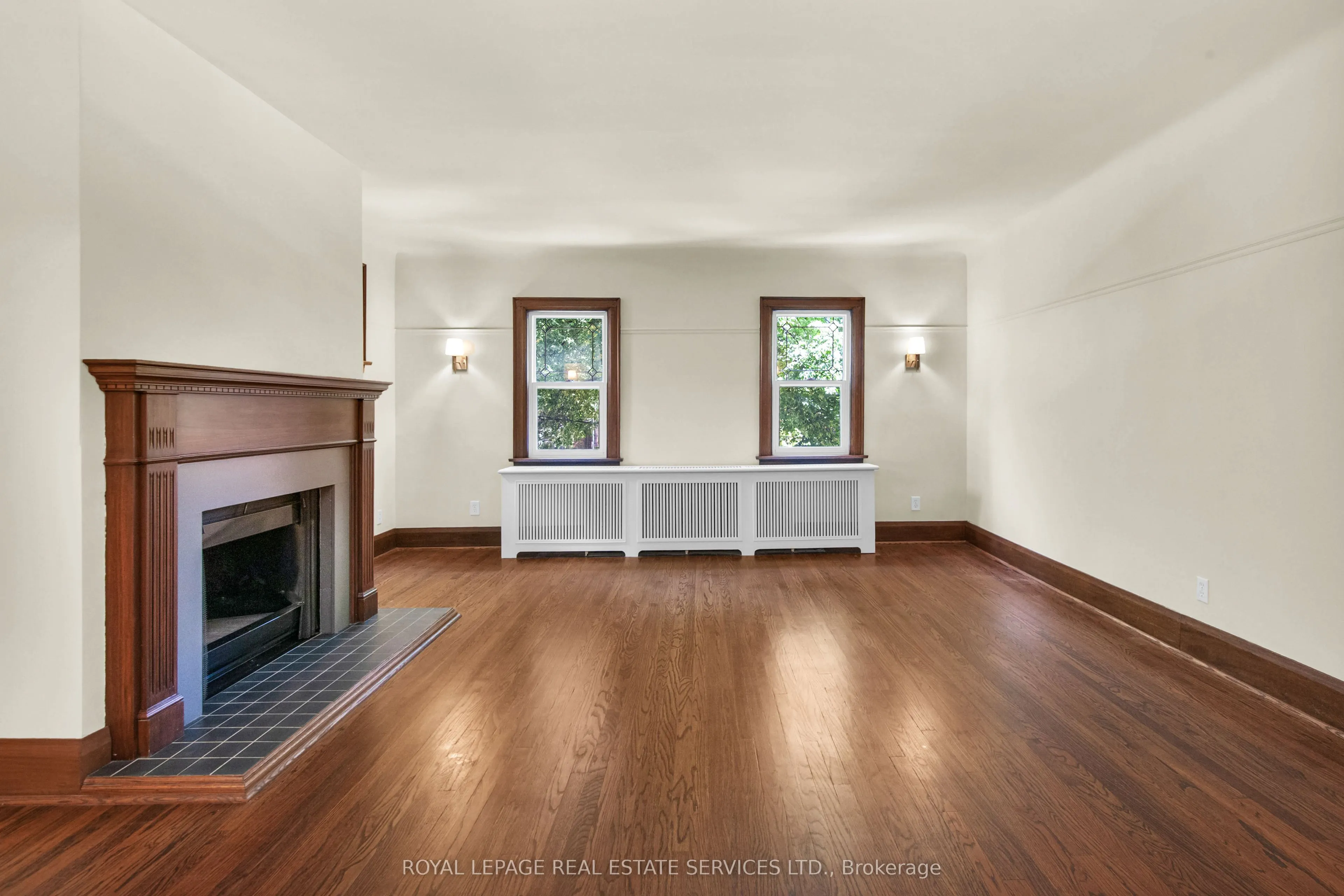 113 Chaplin Crescent #2nd Floor