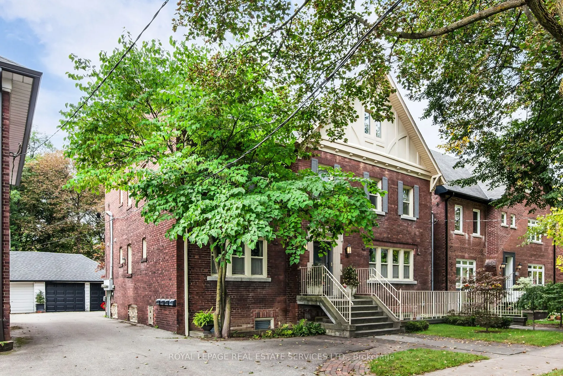 113 Chaplin Crescent #2nd Floor