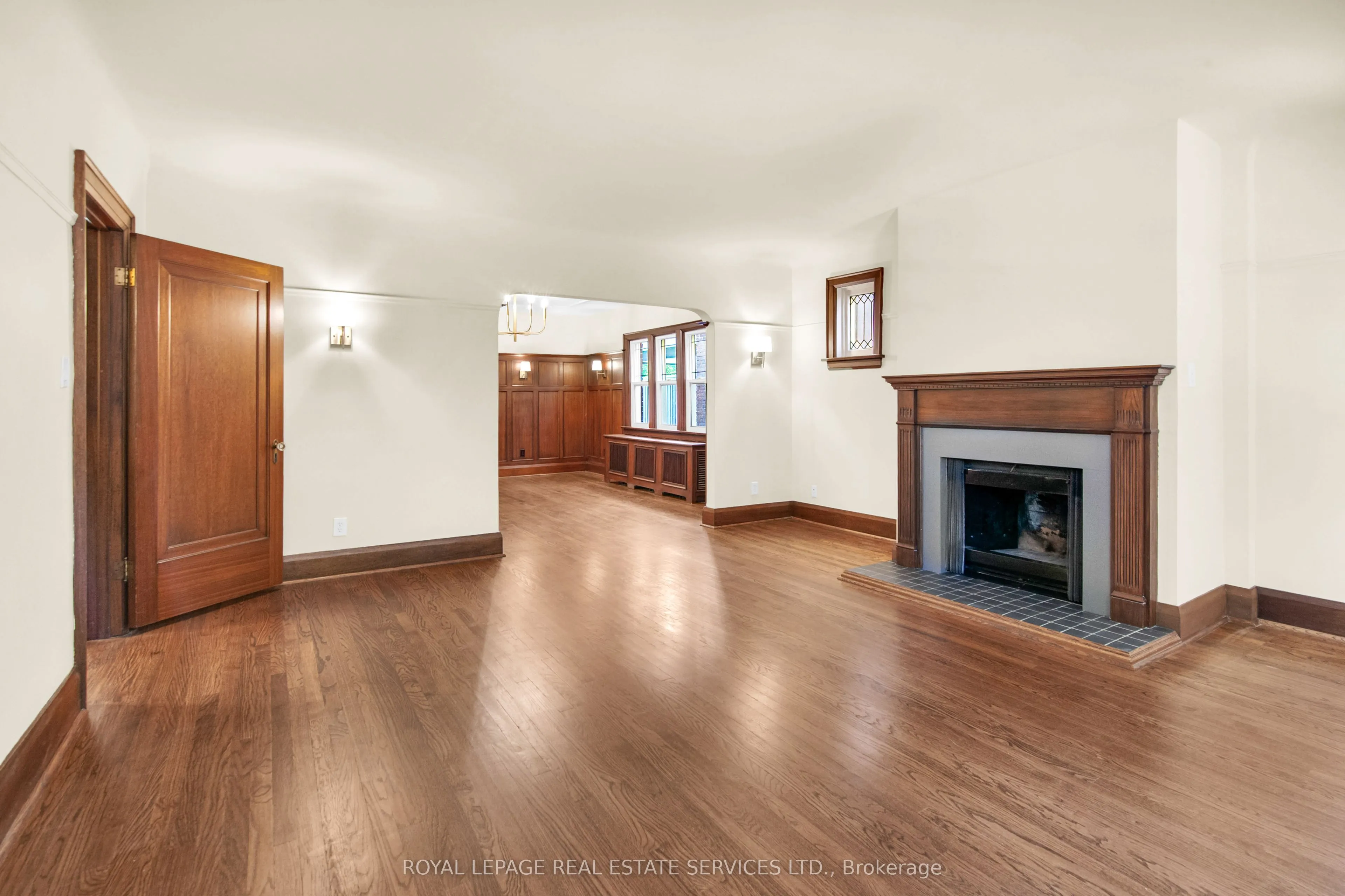113 Chaplin Crescent #2nd Floor