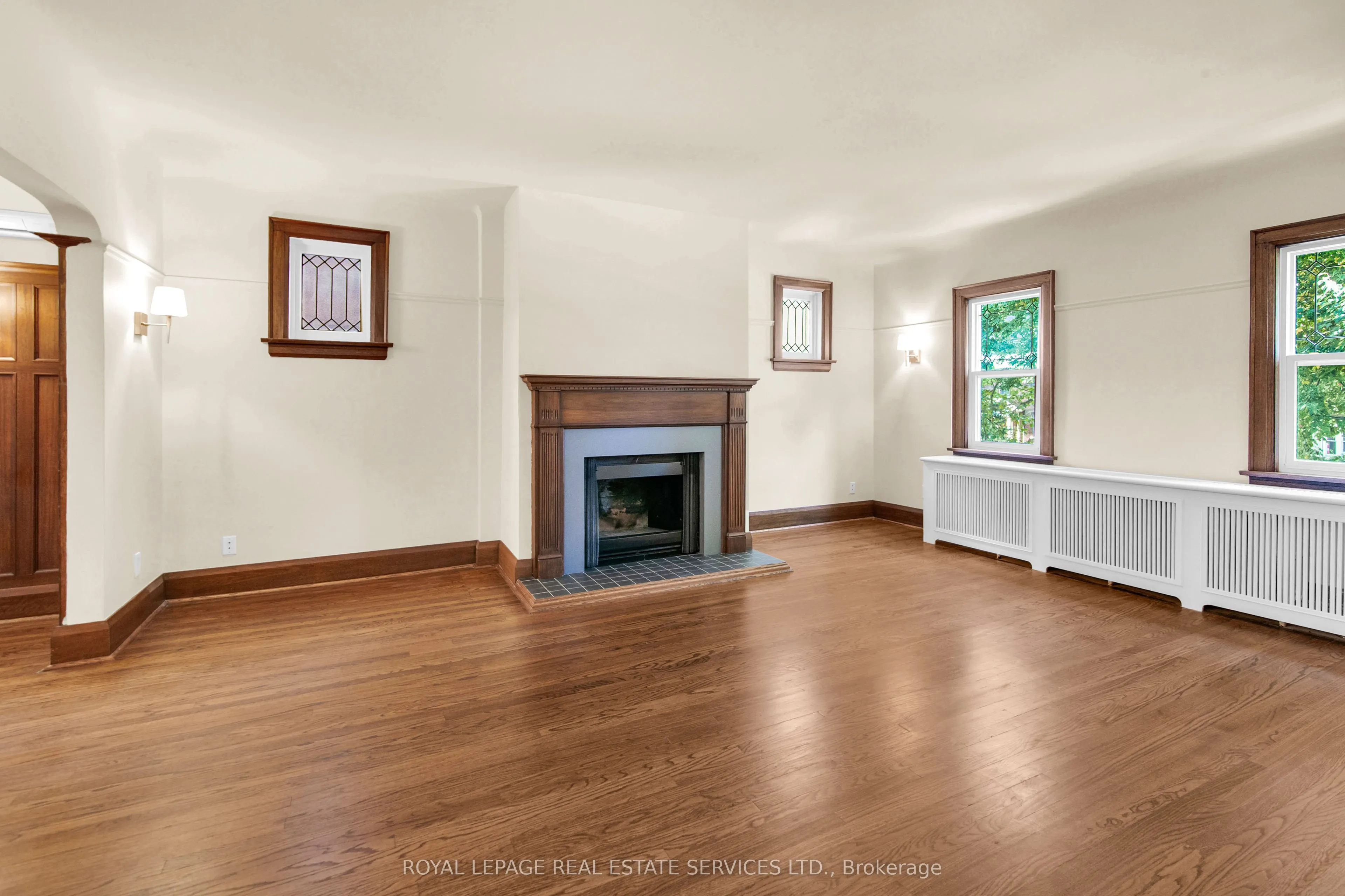 113 Chaplin Crescent #2nd Floor