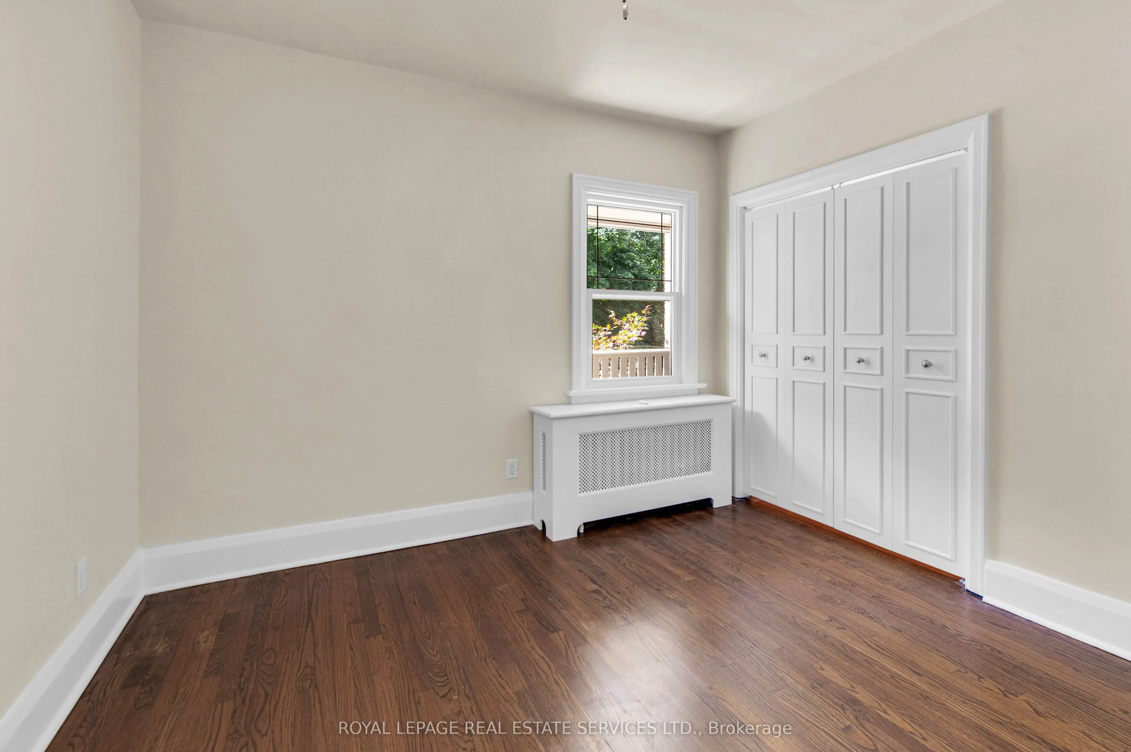 113 Chaplin Crescent #2nd Floor