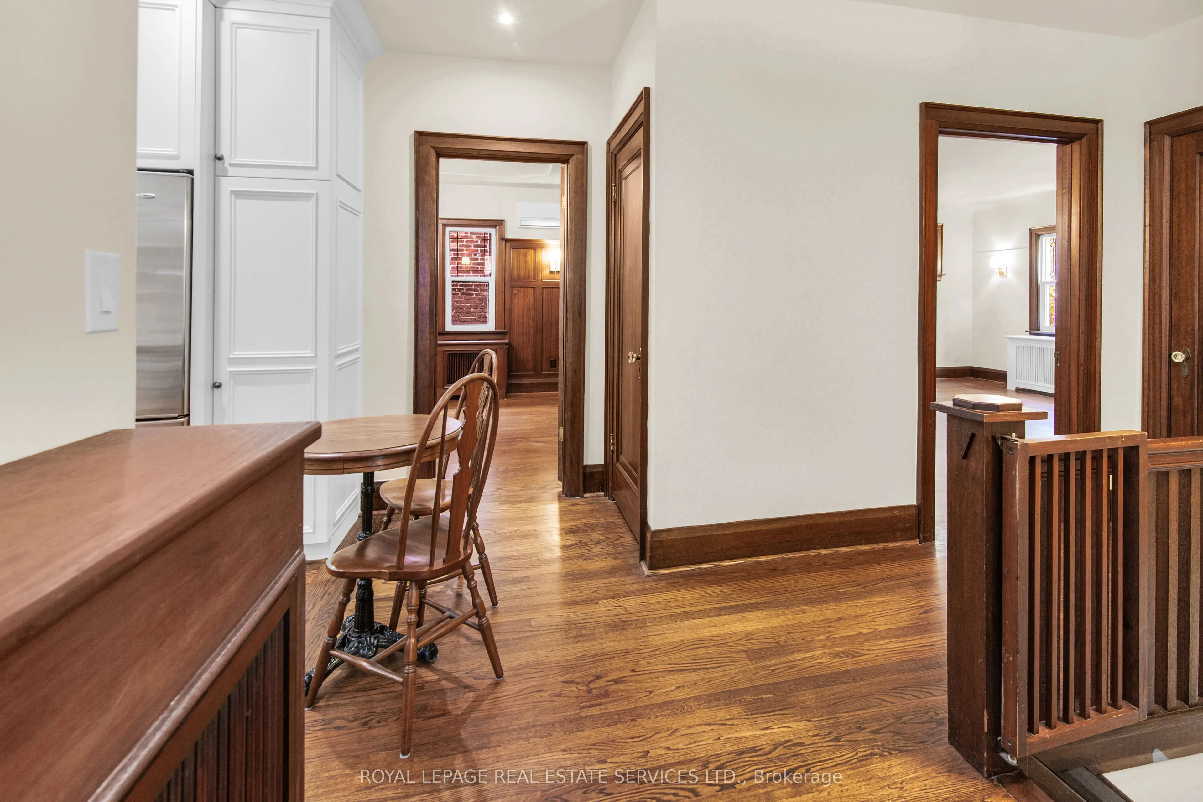 113 Chaplin Crescent #2nd Floor