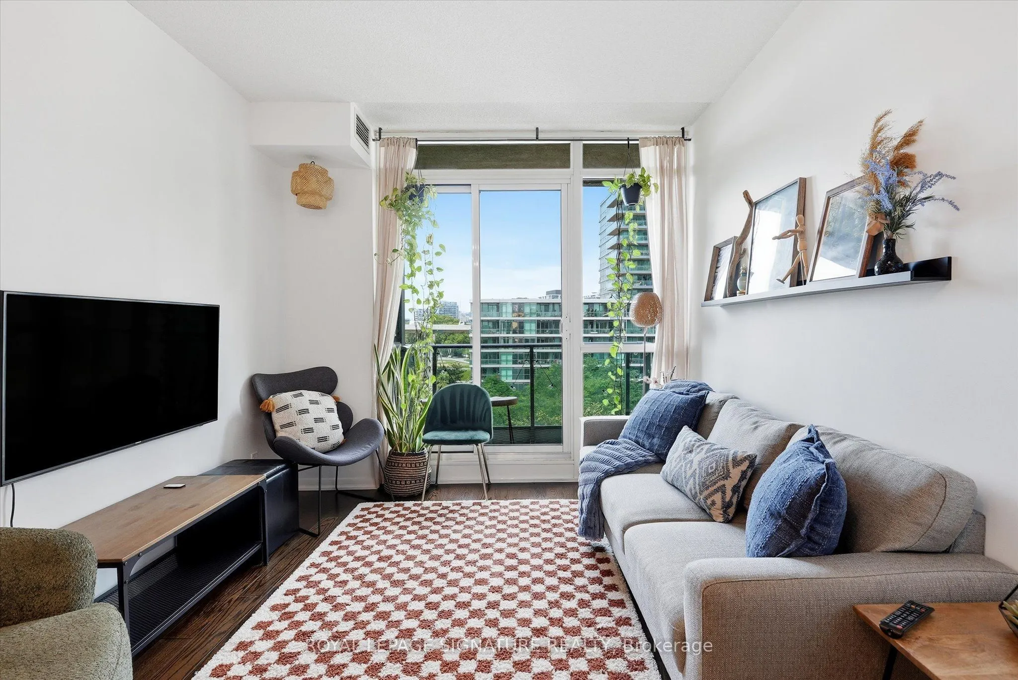 215 Fort York Boulevard #711