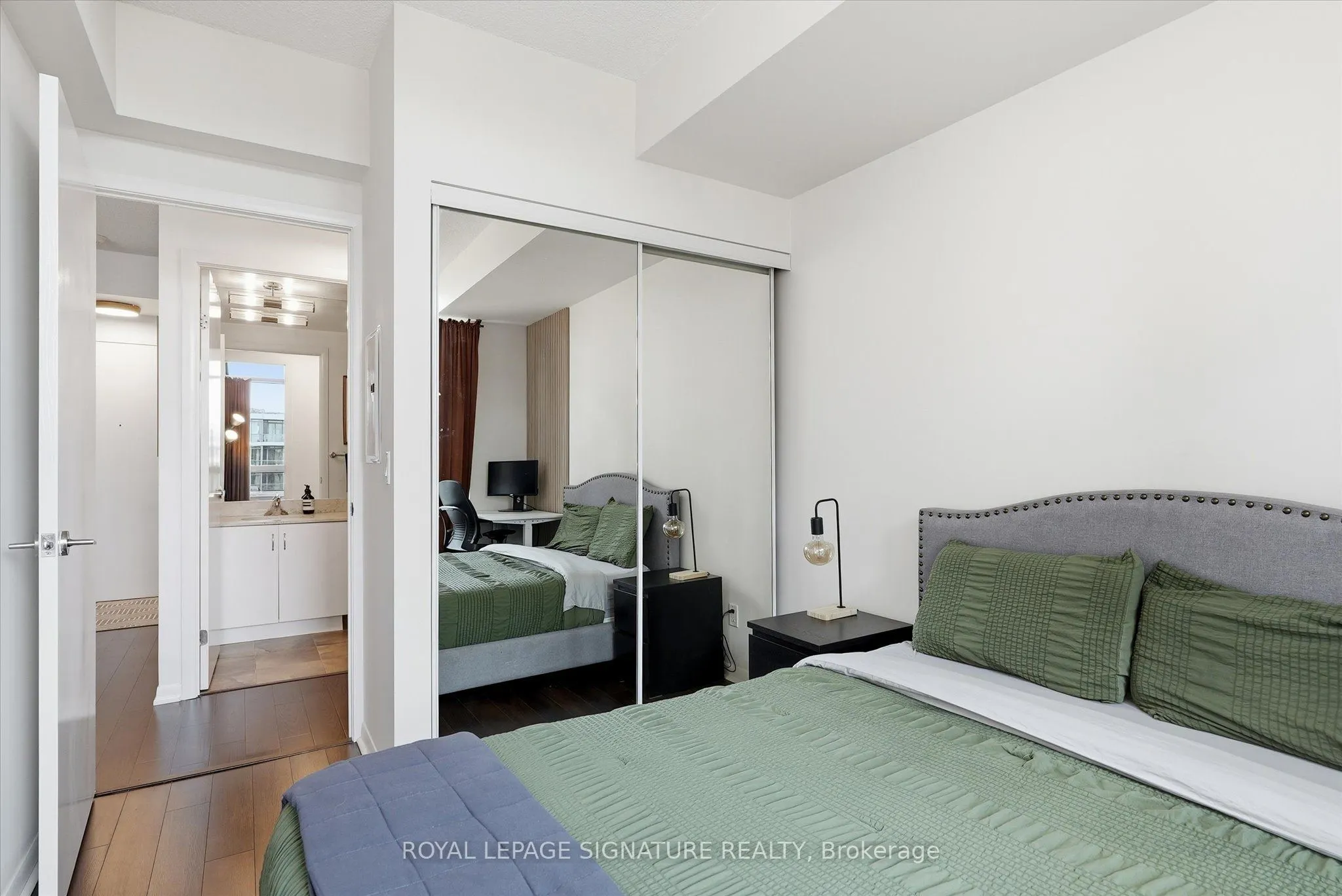215 Fort York Boulevard #711