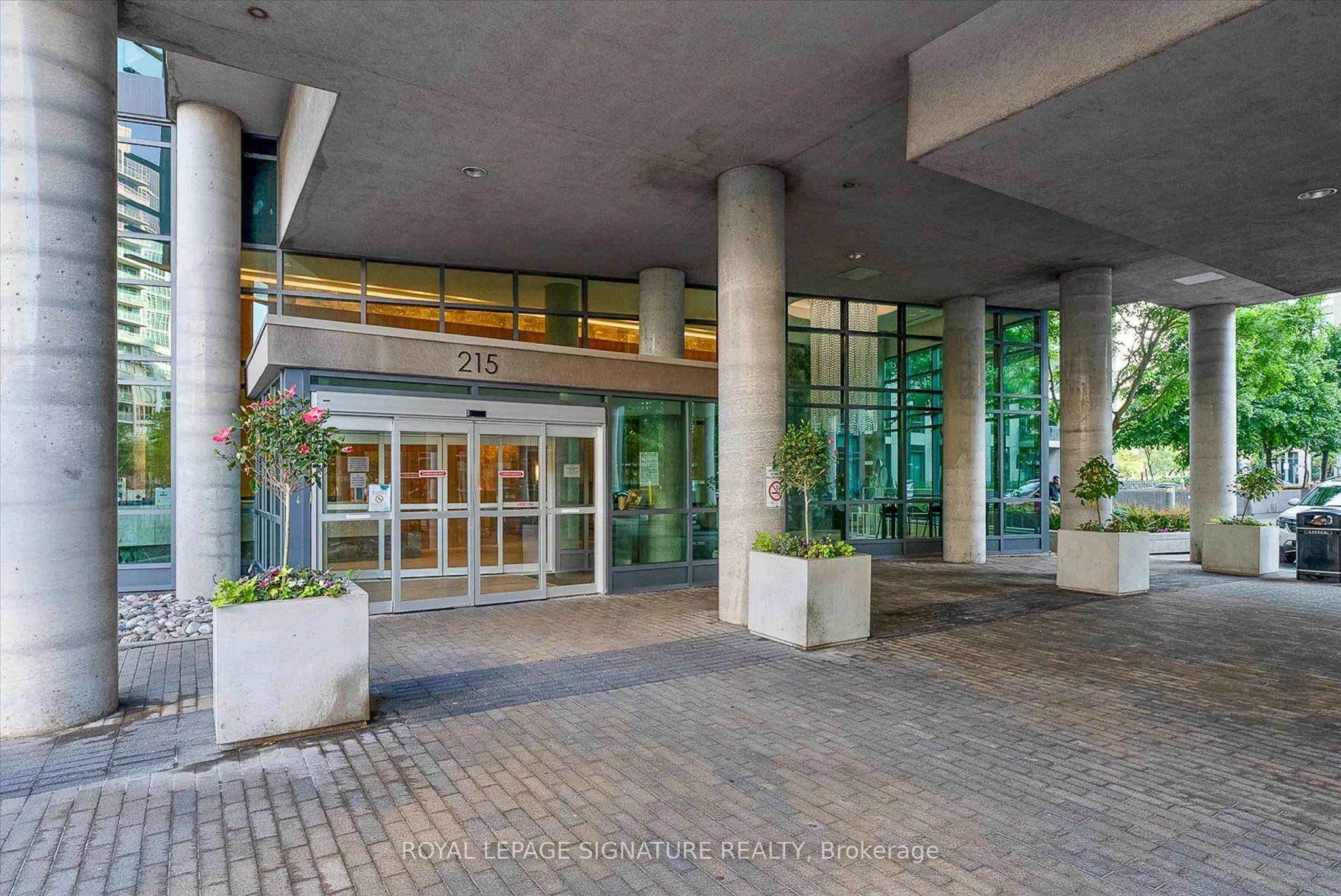 215 Fort York Boulevard #711
