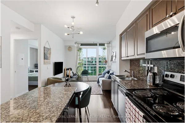 215 Fort York Boulevard #711