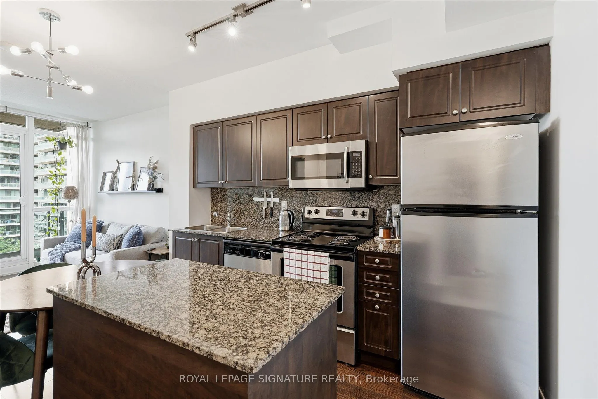 215 Fort York Boulevard #711