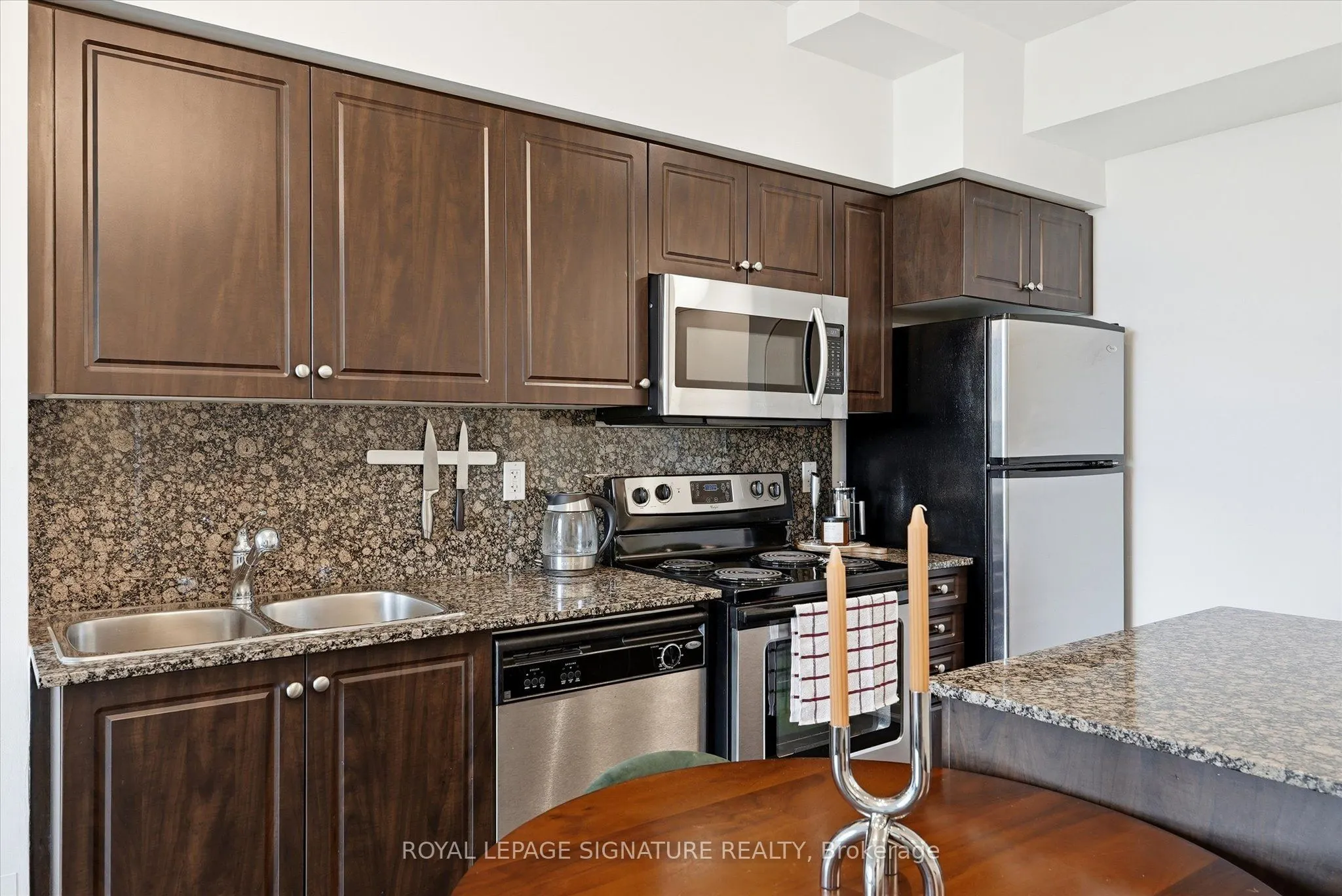 215 Fort York Boulevard #711