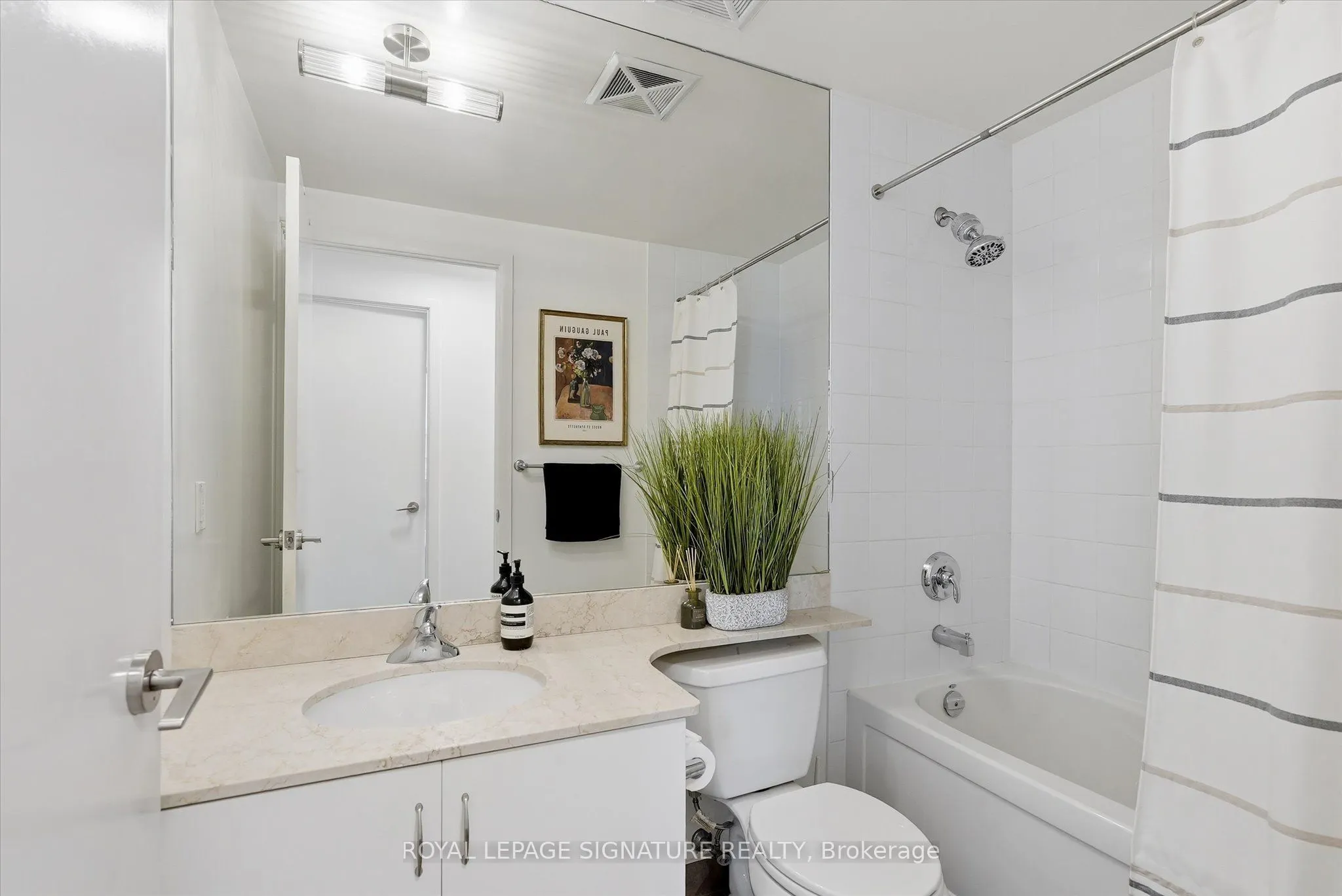 215 Fort York Boulevard #711