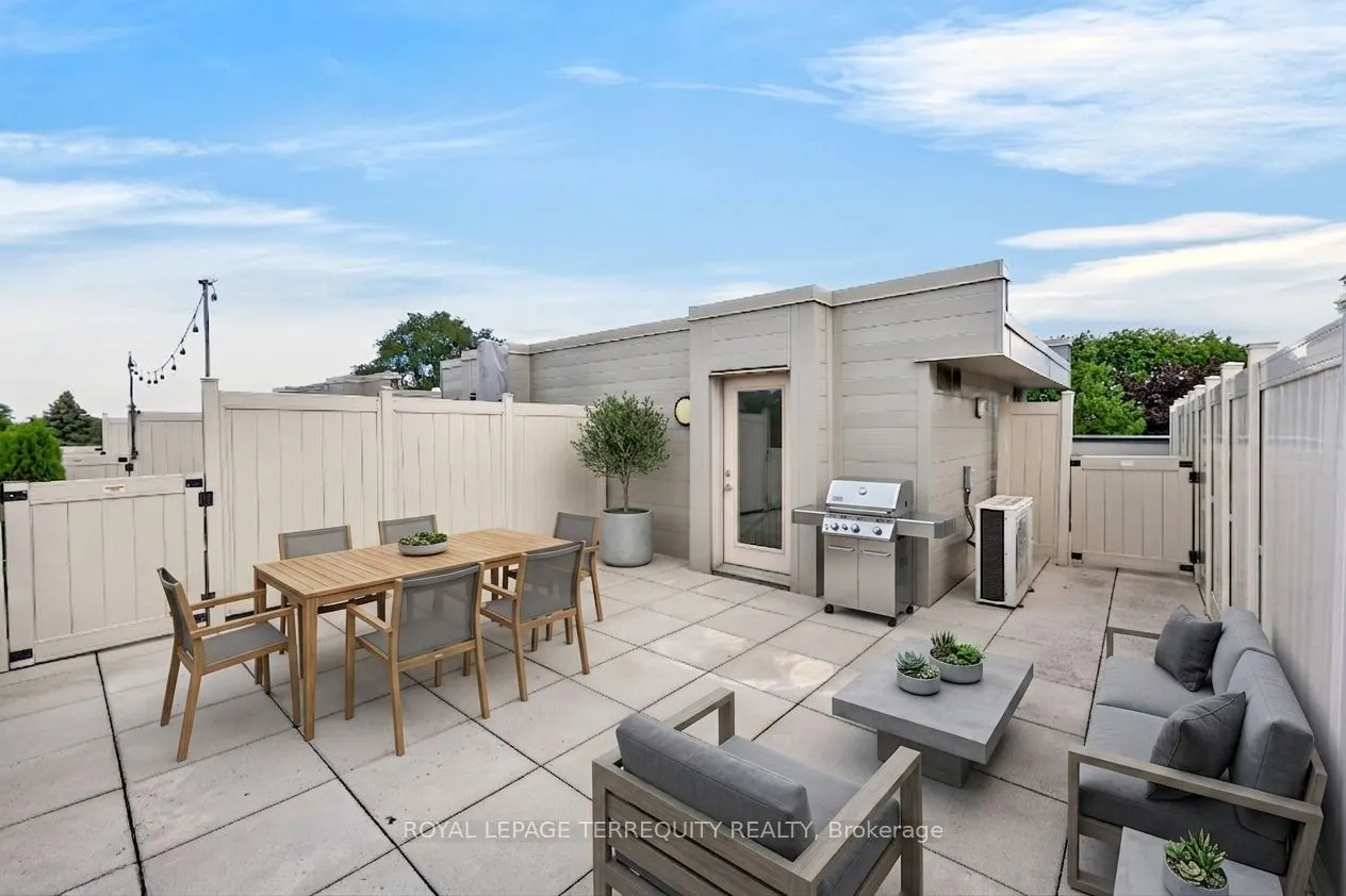 780 Sheppard Avenue E #16