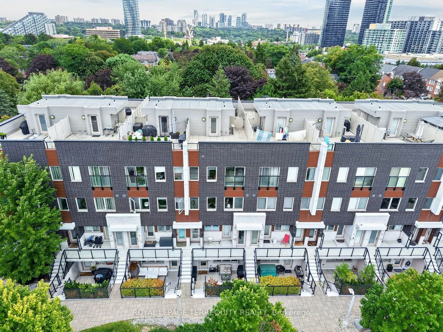 780 Sheppard Avenue E #16