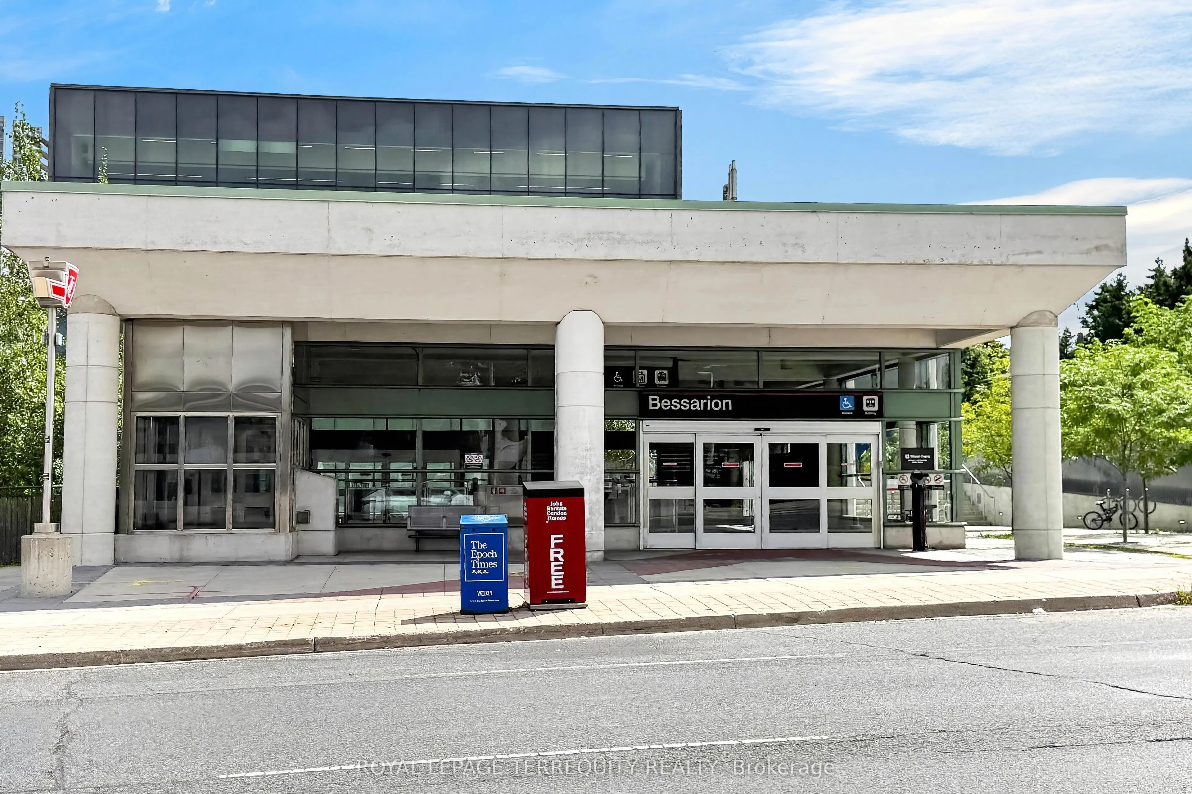 780 Sheppard Avenue E #16