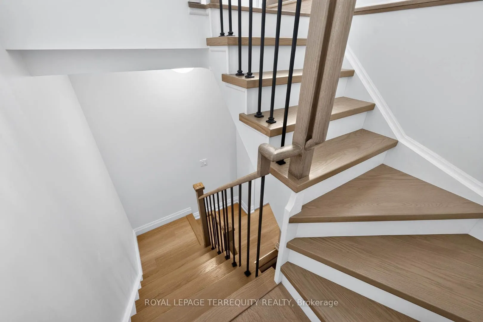 780 Sheppard Avenue E #16