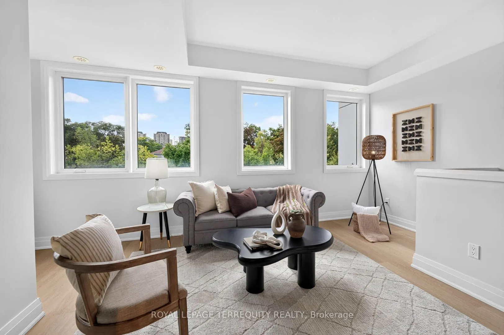 780 Sheppard Avenue E #16