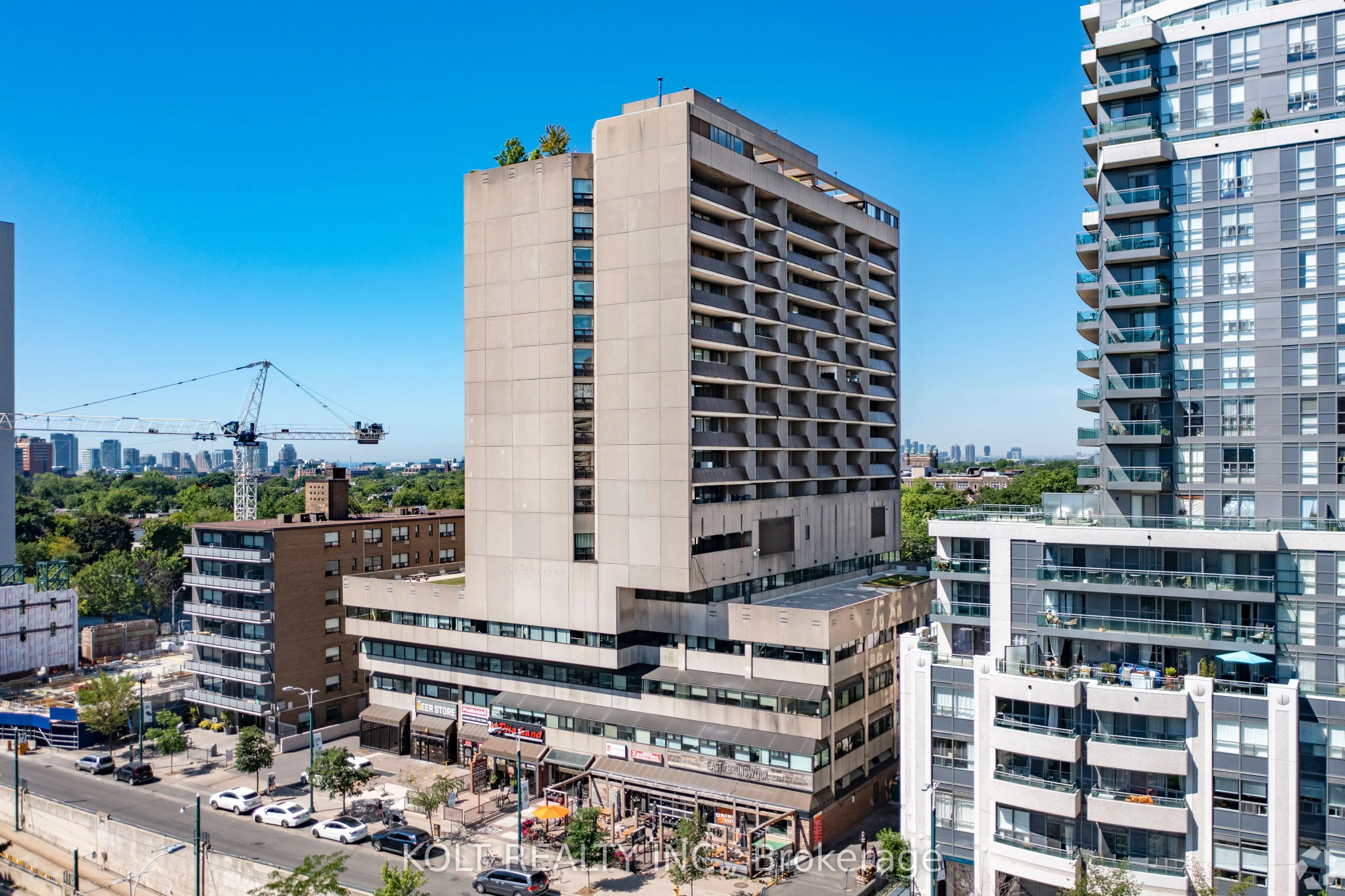 720 Spadina Avenue #304