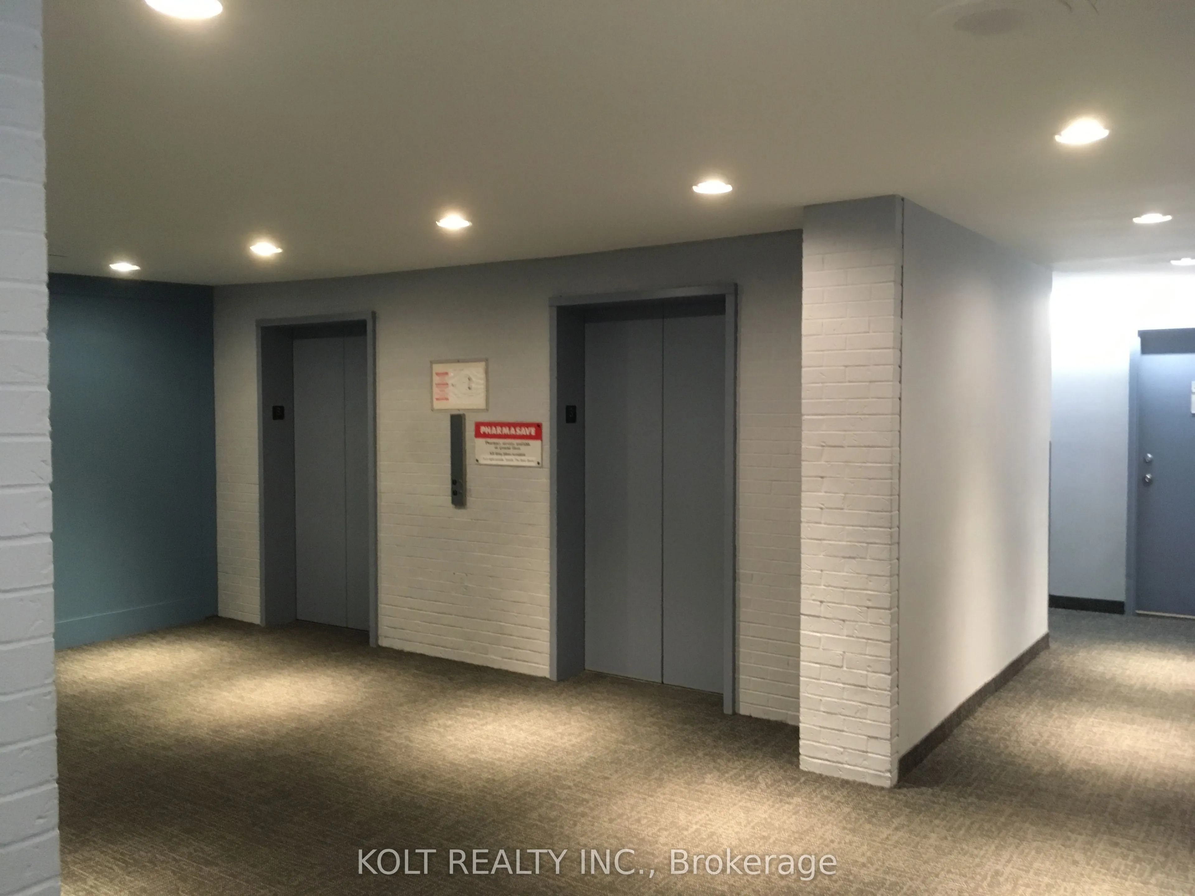 720 Spadina Avenue #304