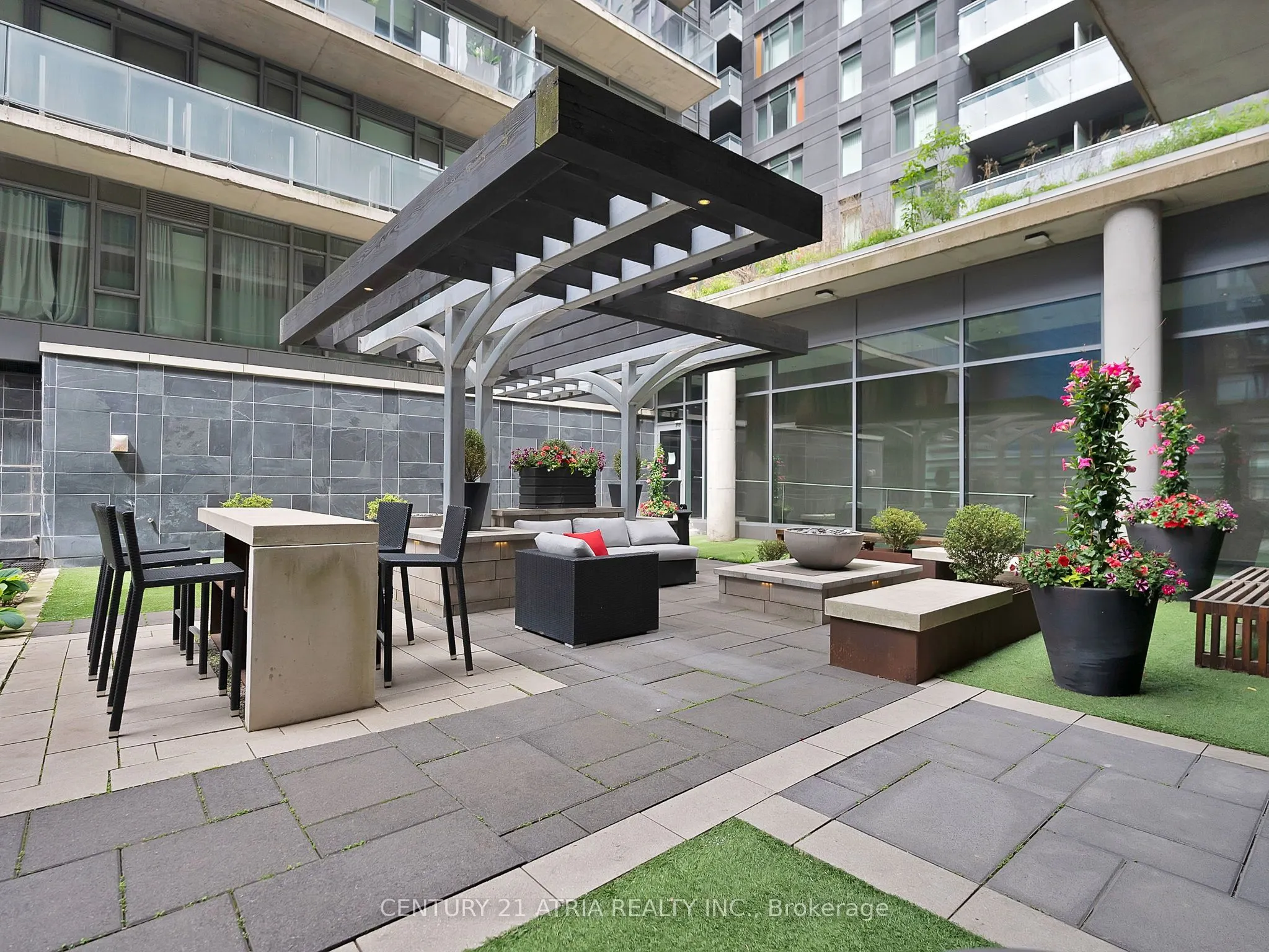 95 Bathurst Street #318