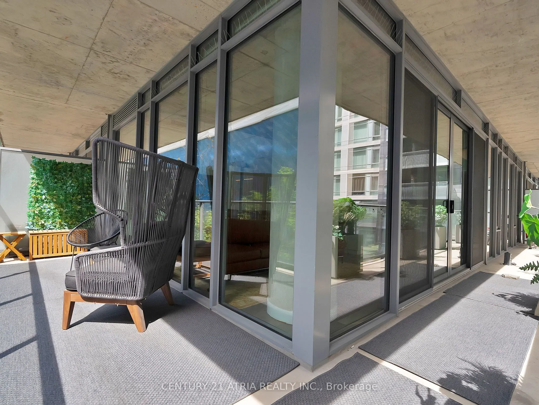 95 Bathurst Street #318