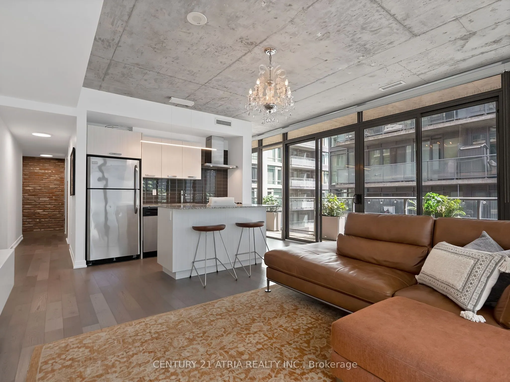 95 Bathurst Street #318