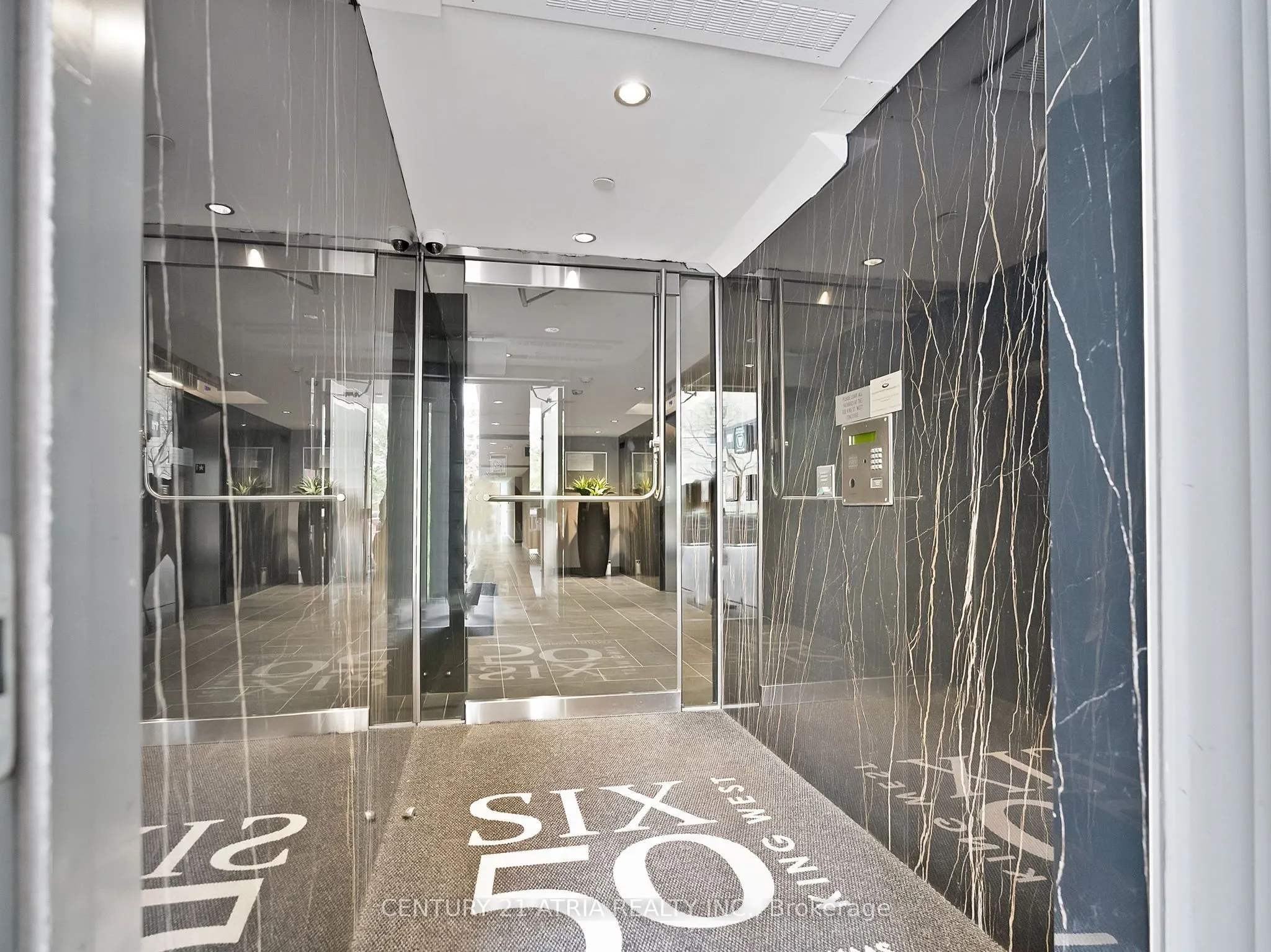 95 Bathurst Street #318