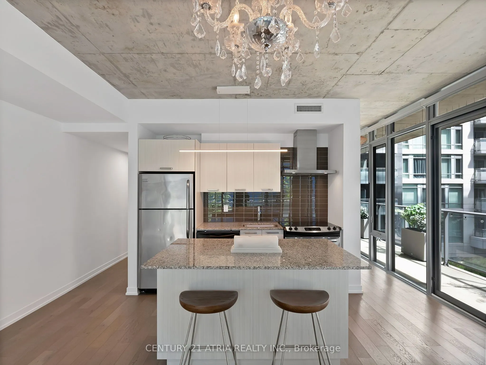 95 Bathurst Street #318