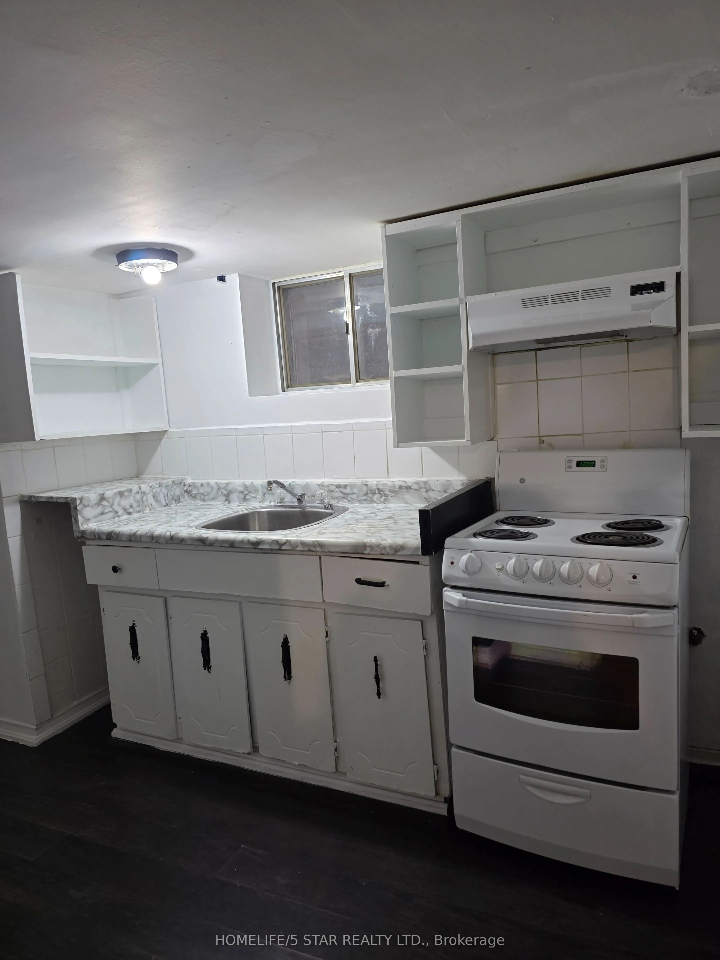 78 Dewson Street #Bsmt Apt