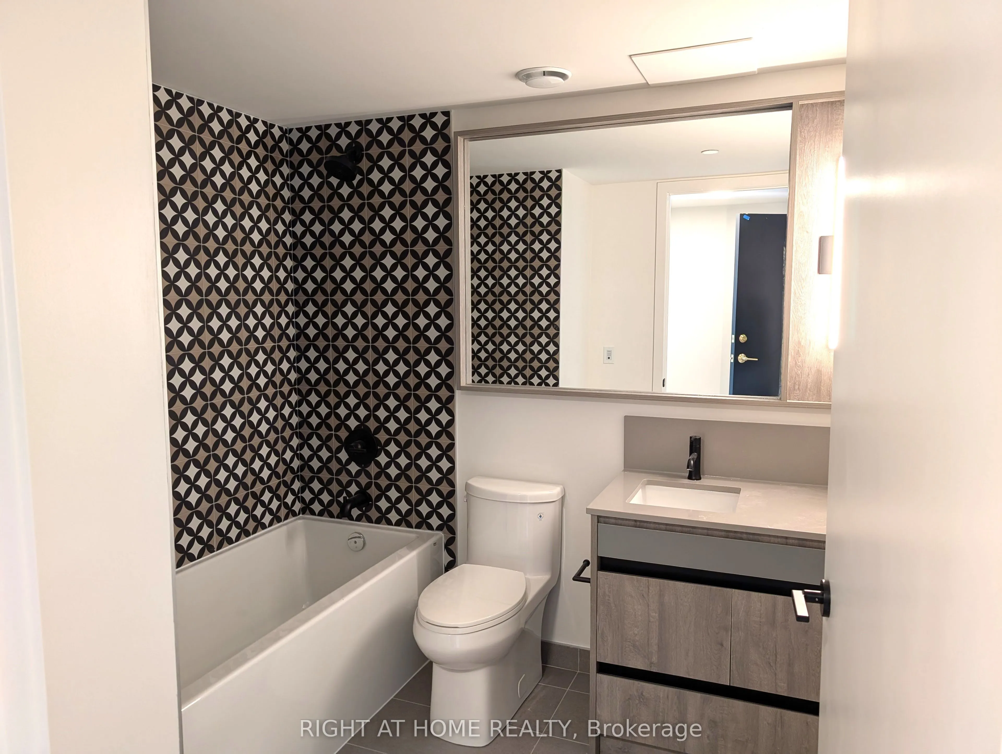 5 Lakeview Avenue #316