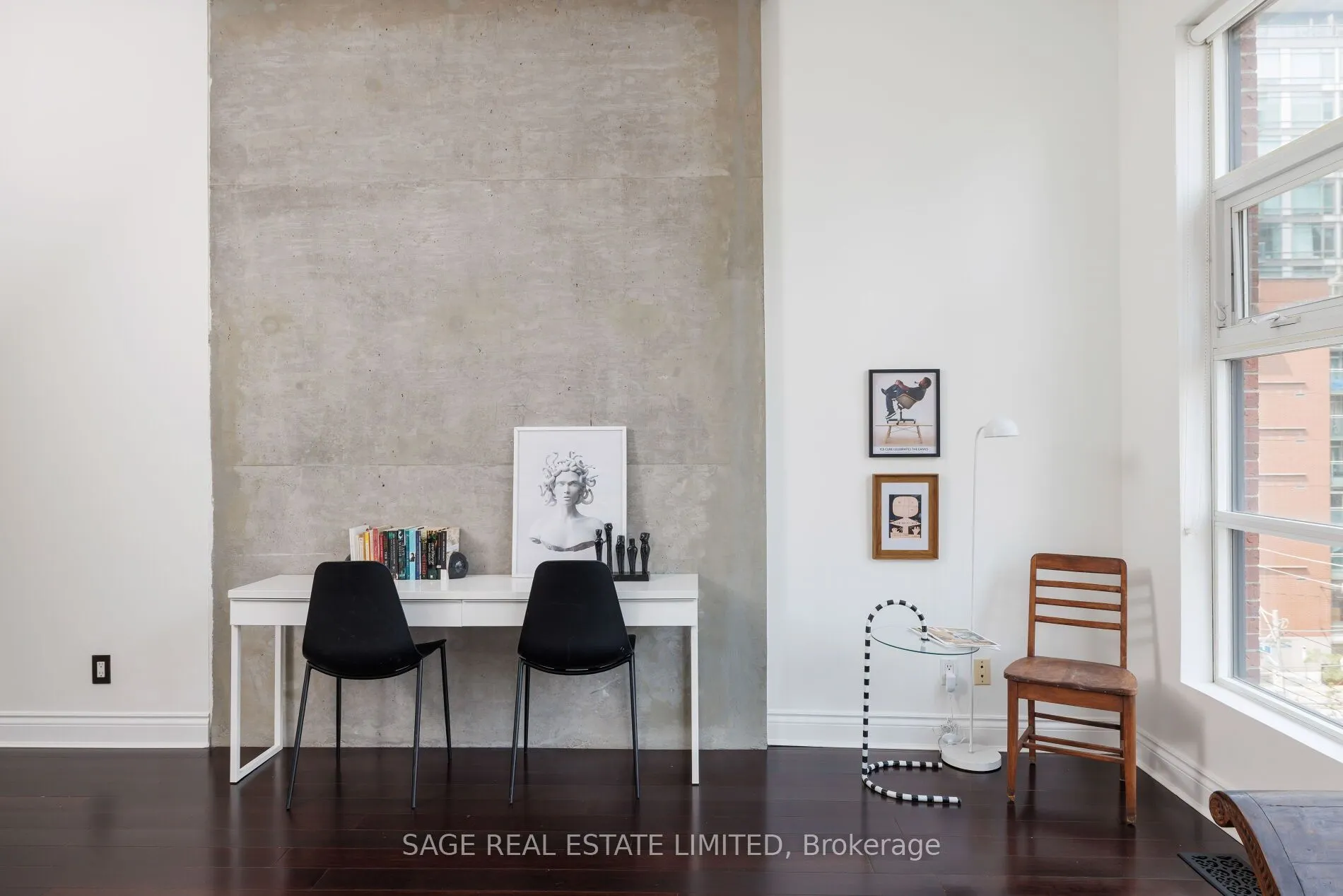 261 King Street E #402