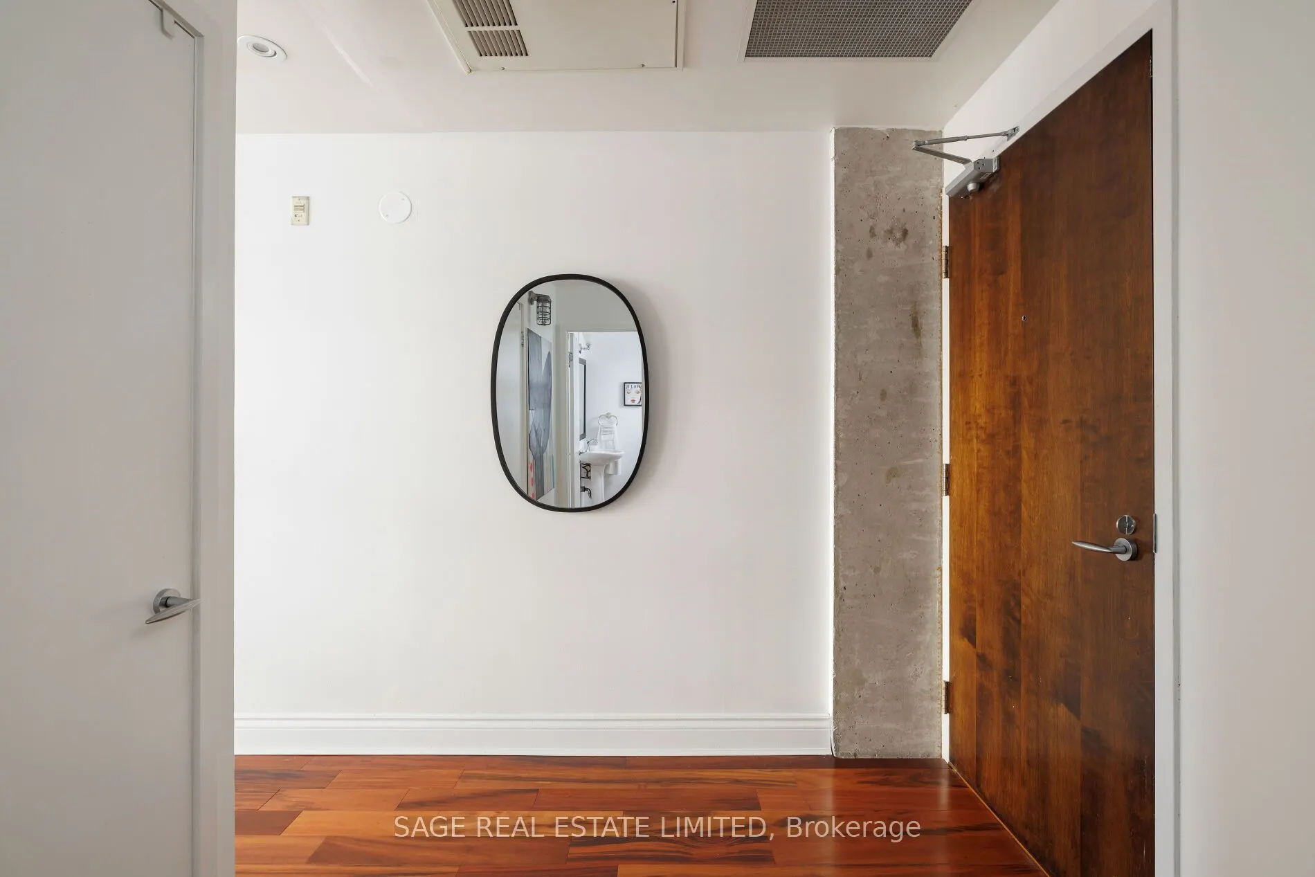 261 King Street E #402