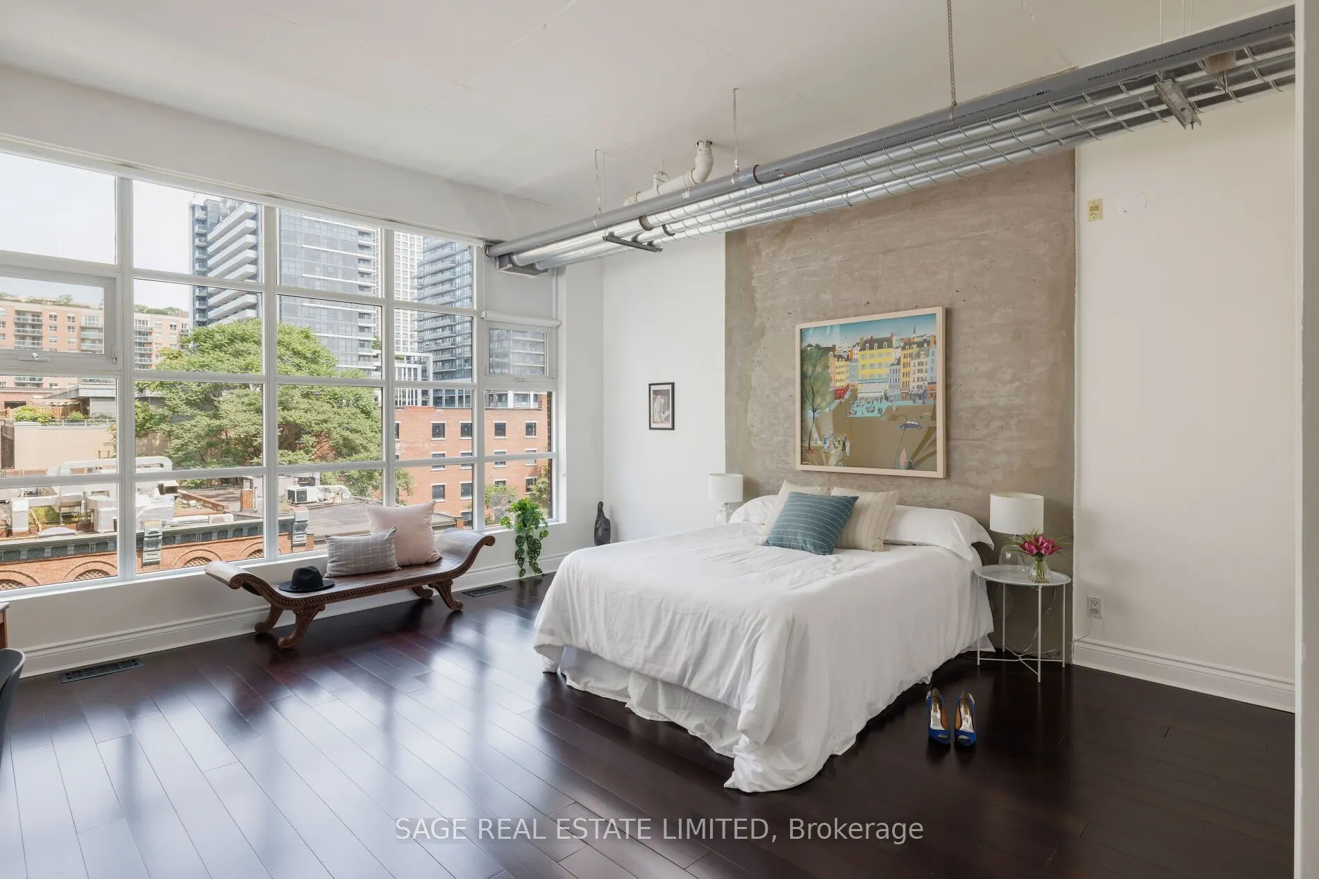 261 King Street E #402