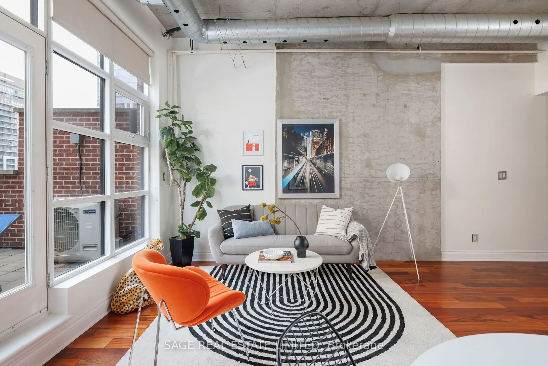 261 King Street E #402