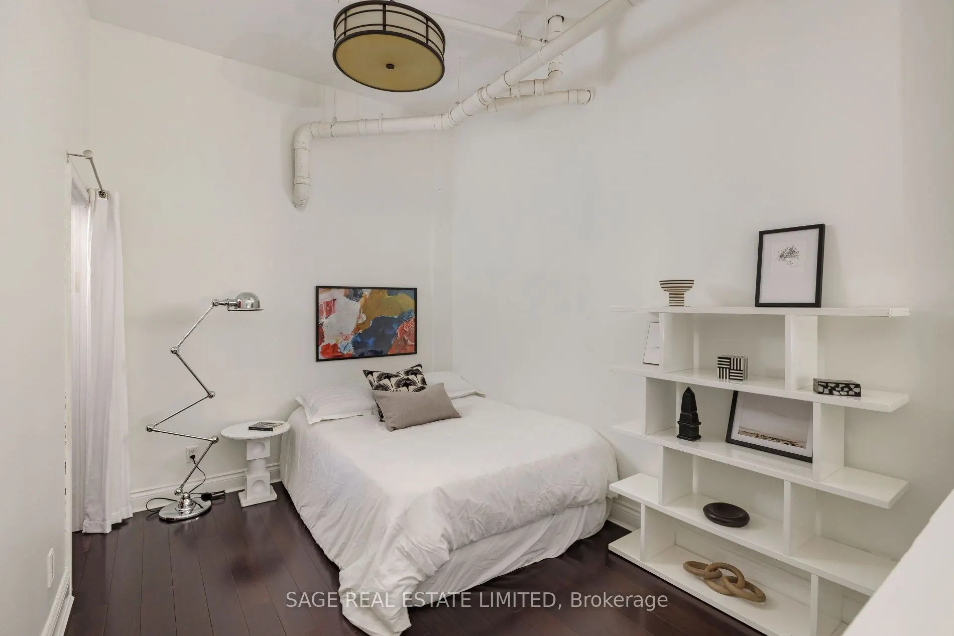 261 King Street E #402