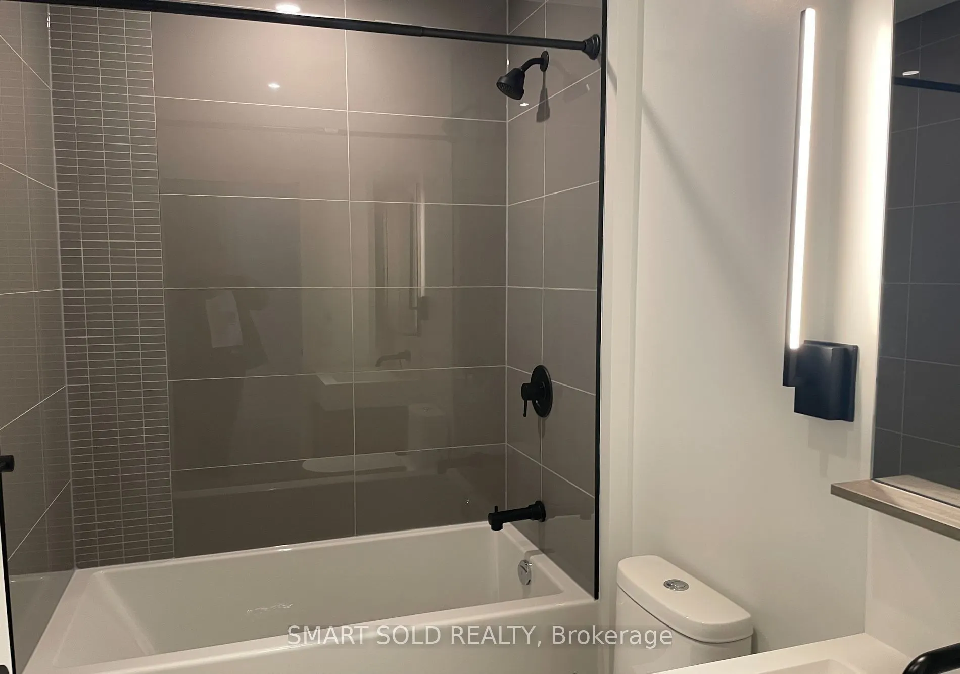 117 broadway Avenue #3005