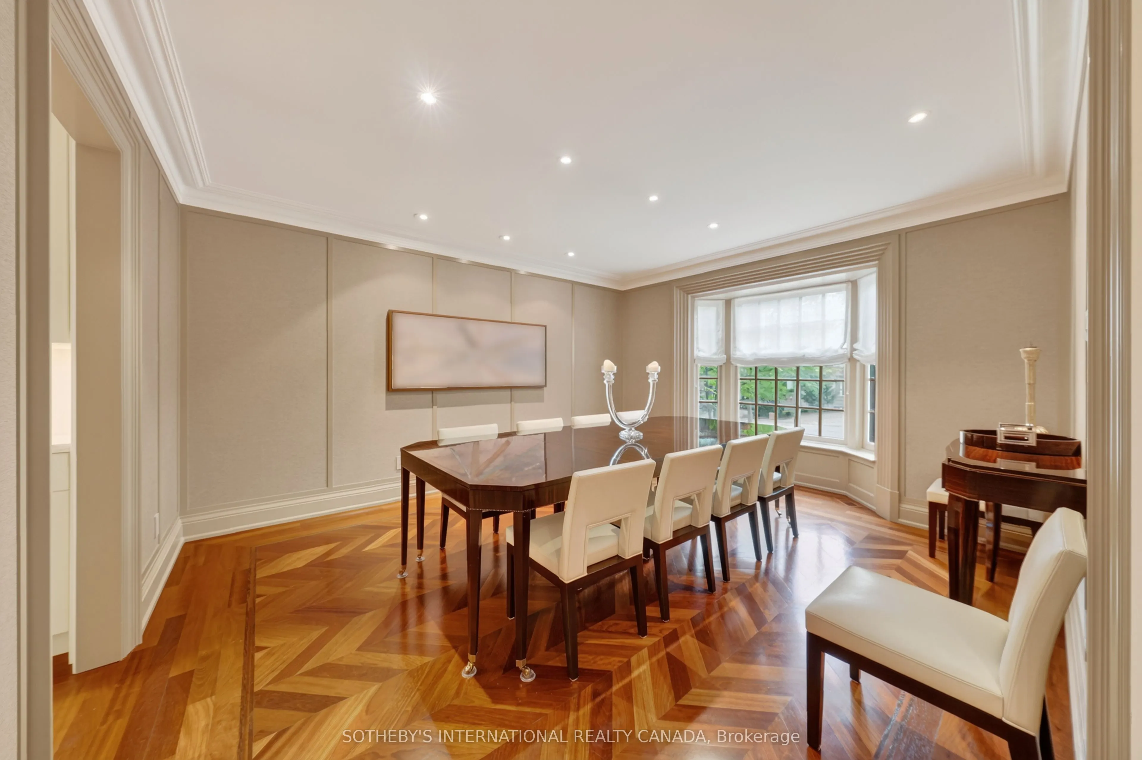 15 Alexandra Wood