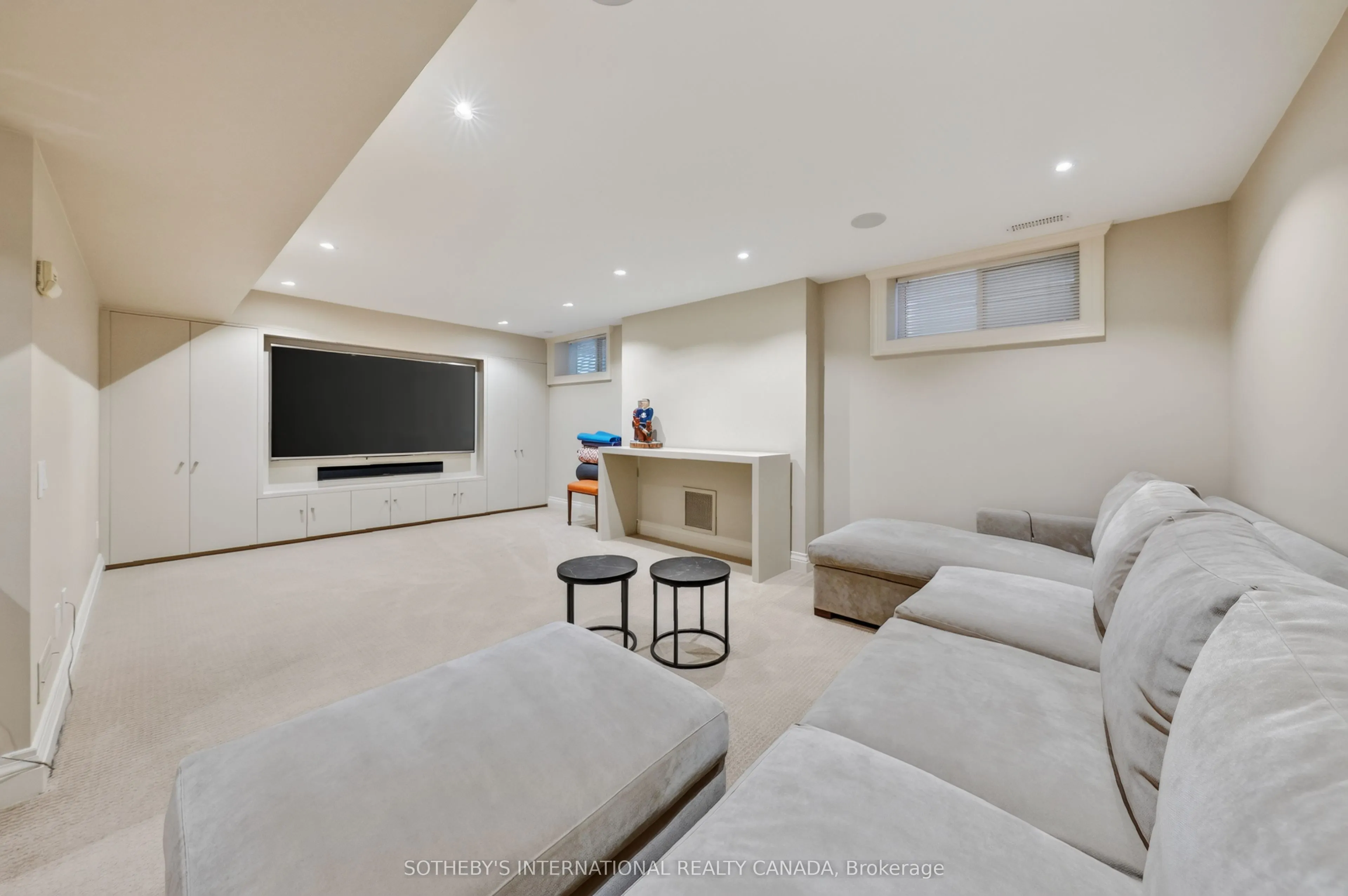 15 Alexandra Wood