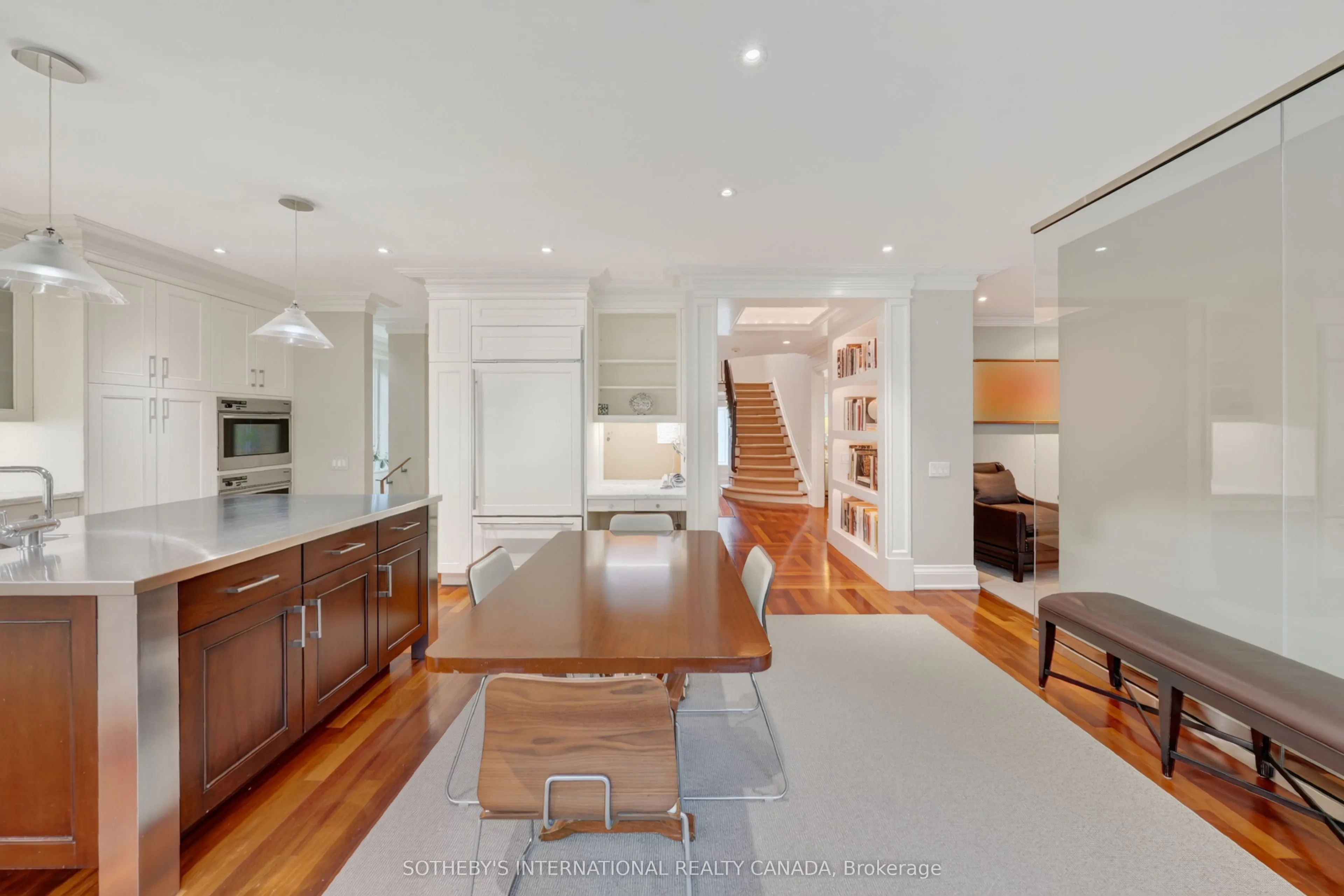 15 Alexandra Wood