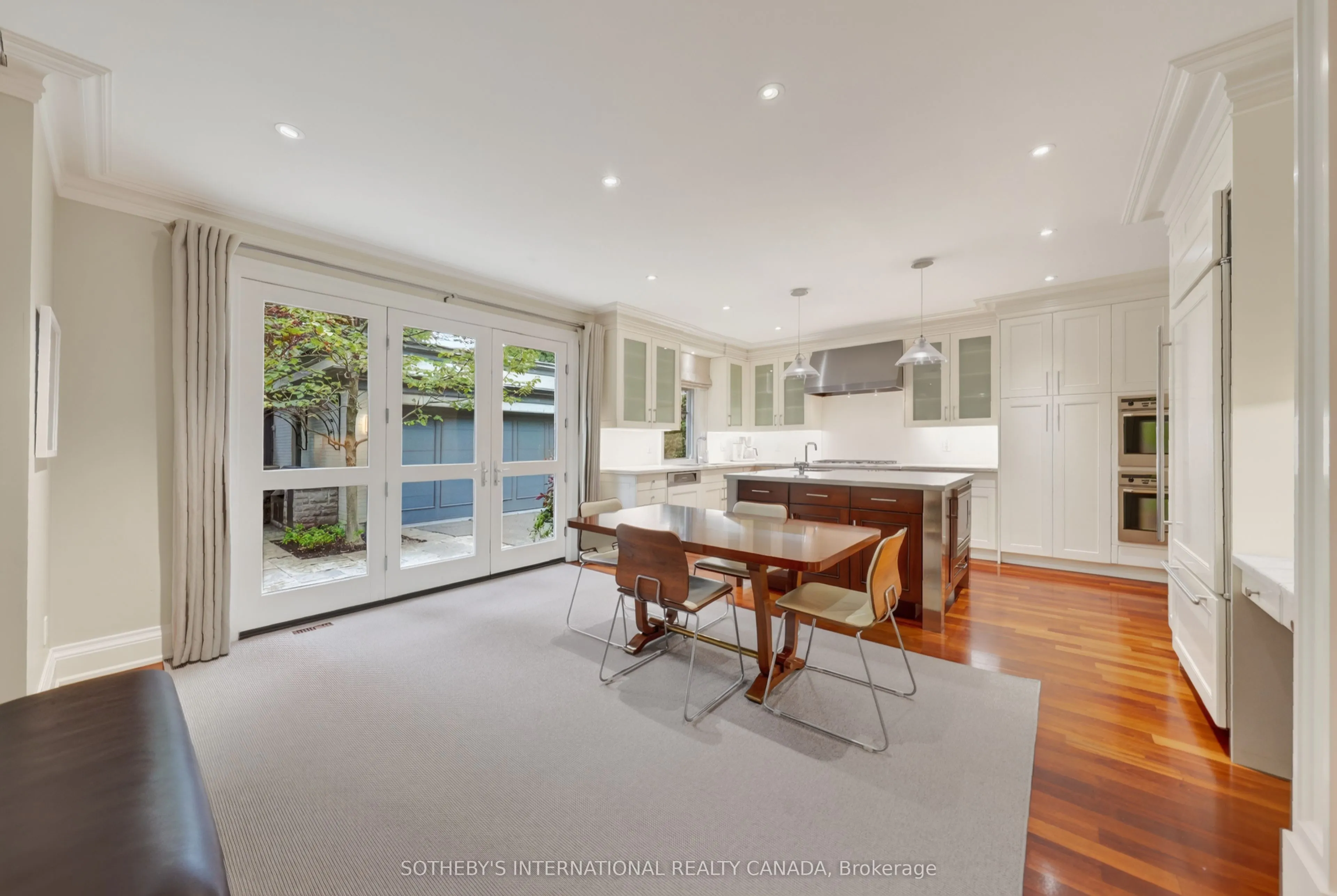 15 Alexandra Wood