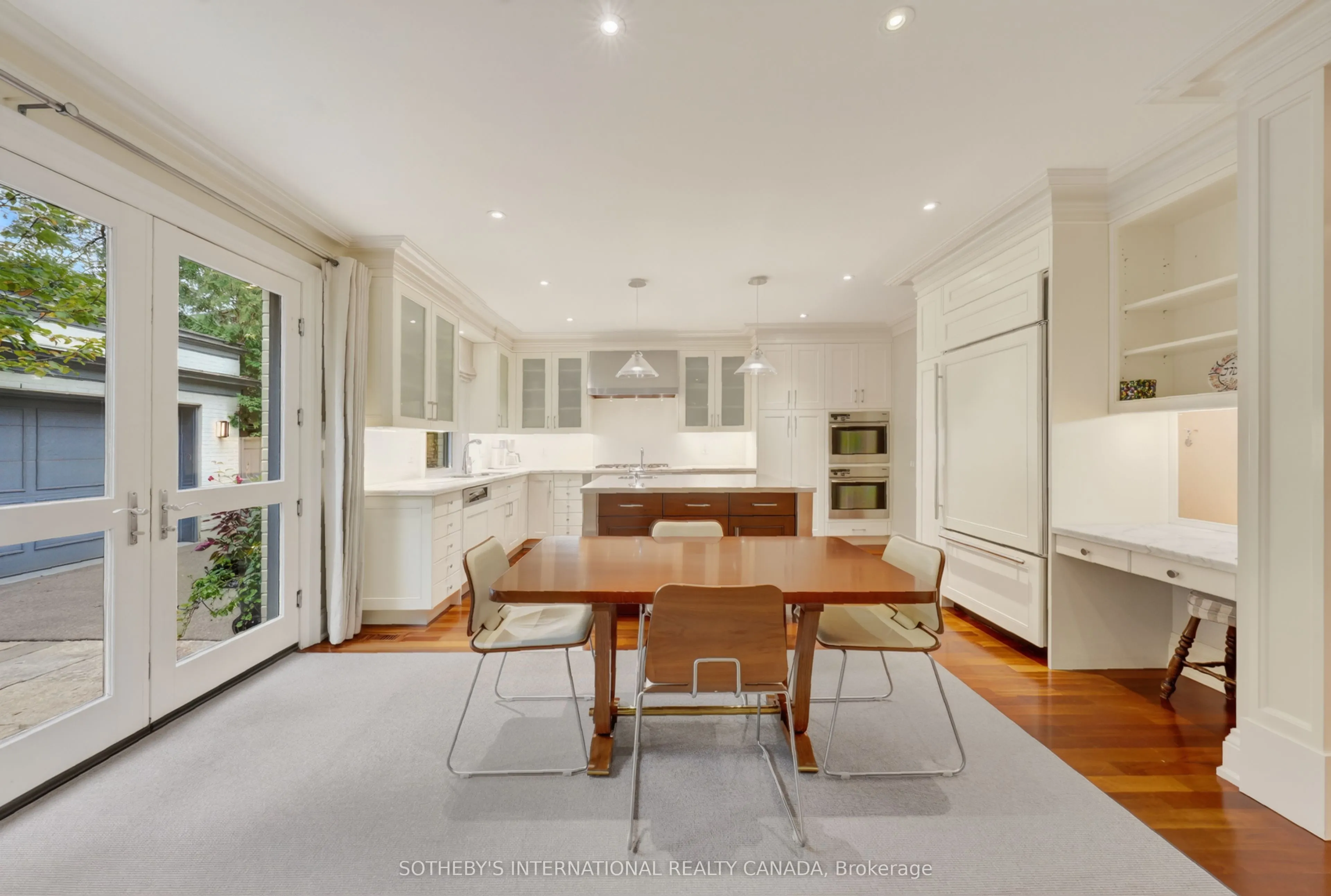 15 Alexandra Wood