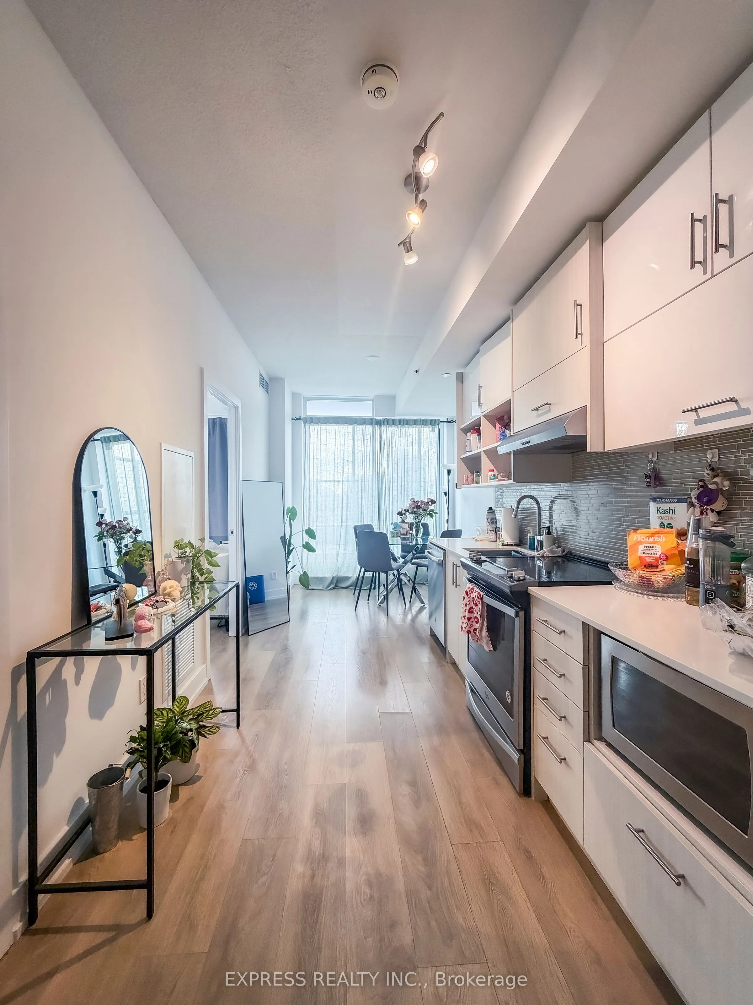 128 Fairview Mall Drive #501